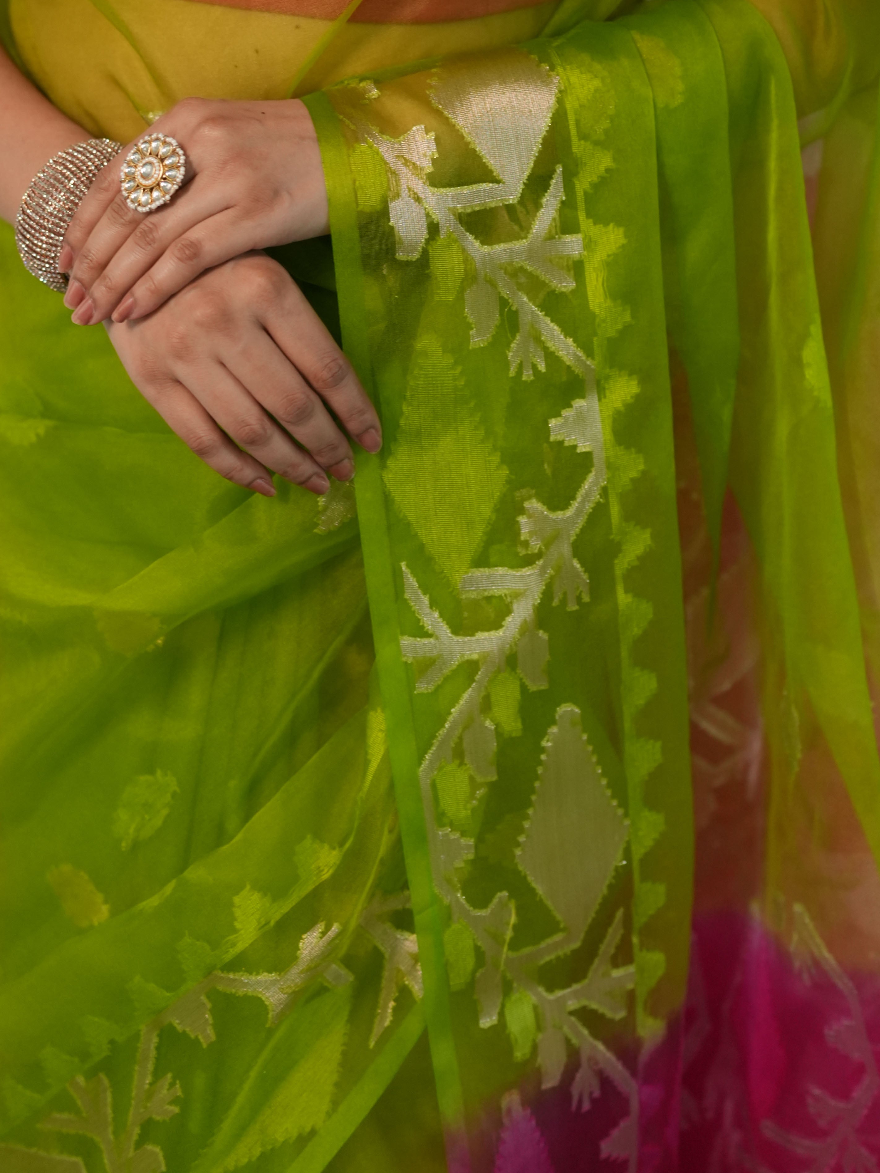 Banarasee Organza Saree With Gold Zari Jaal Design & Dual Color-Green & Pink