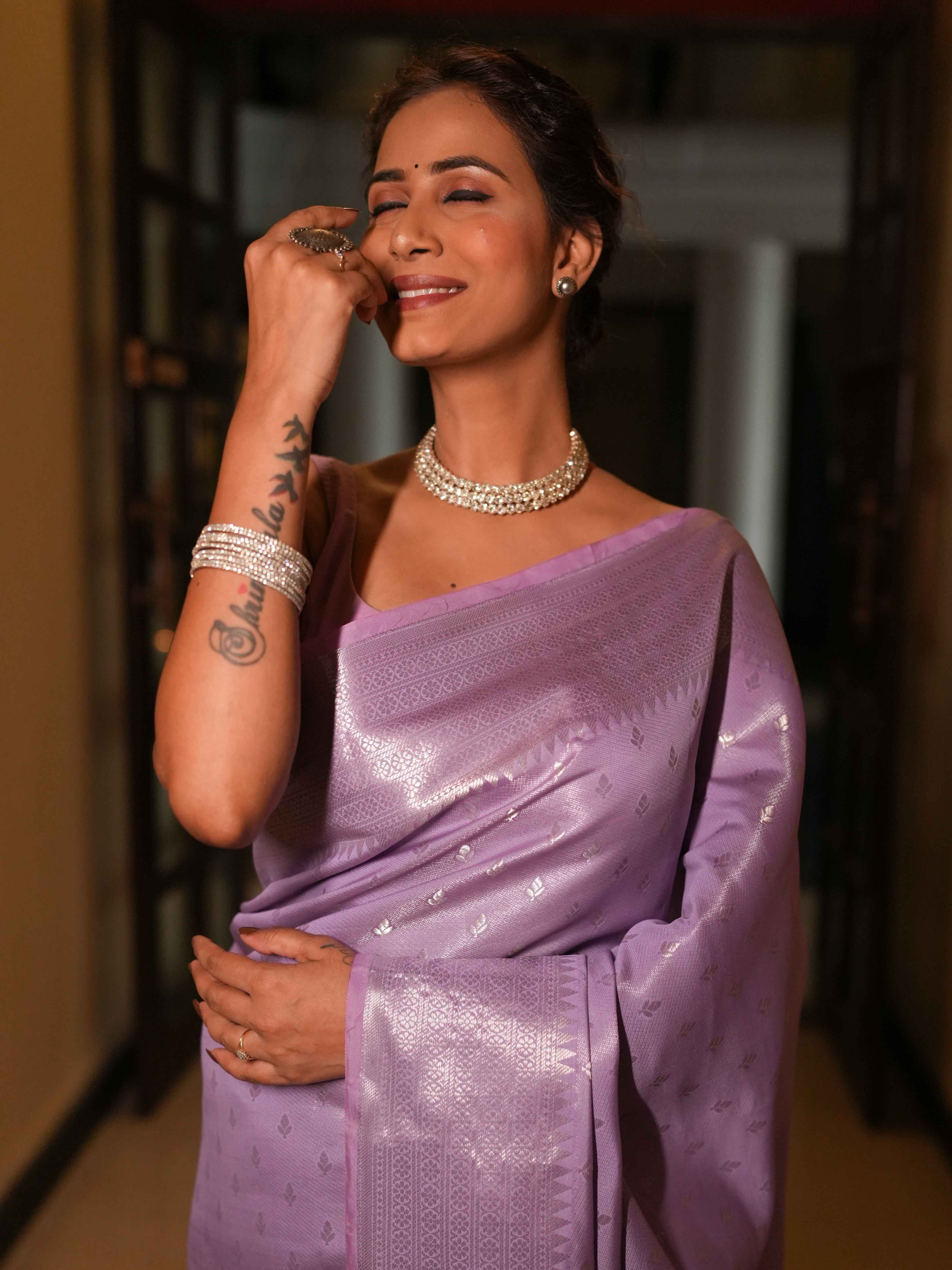 Banarasee Handwoven Tissue Saree Zari Design & Border-Lavender