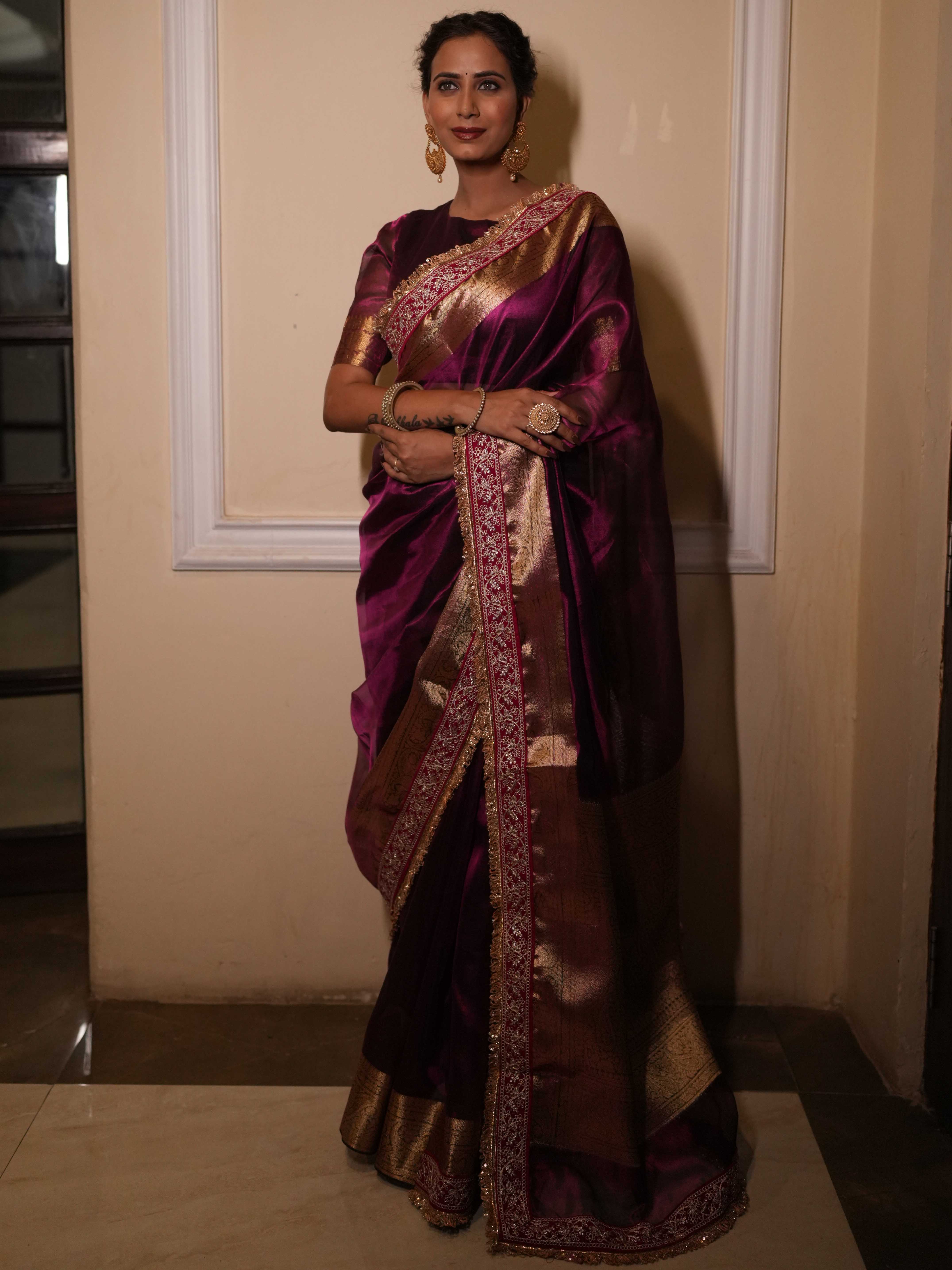 Banarasee Handwoven Plain Tissue Saree Zari Border With Lace-Magenta
