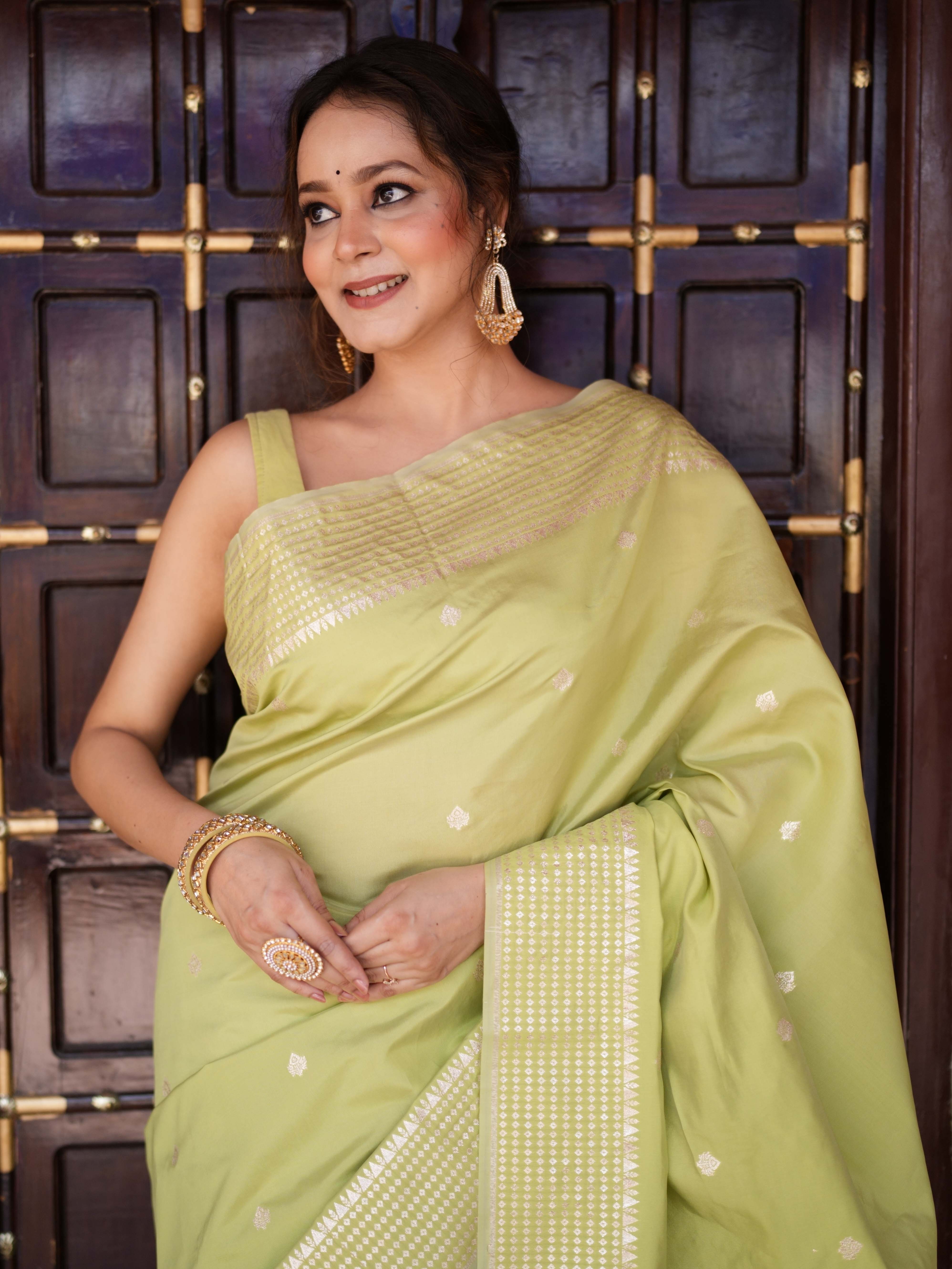 Banarasee Handwoven Cotton Silk Saree Zari Buti & Border-Light Green