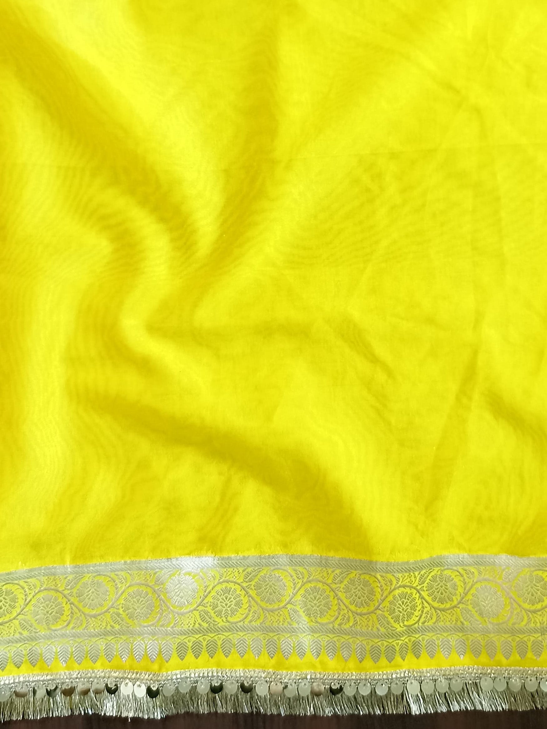 Banarasee Handwoven Semi-Chiffon Dual Color Saree With Silver Zari & Lace-Green & Yellow