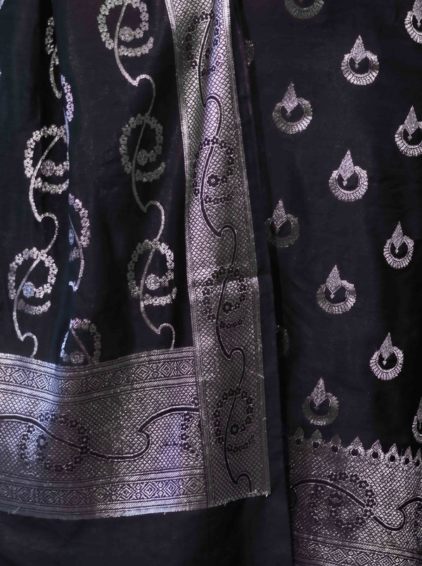 Banarasee Zari Embroidered Chanderi Silk Salwar Kameez With Dupatta Set-Black