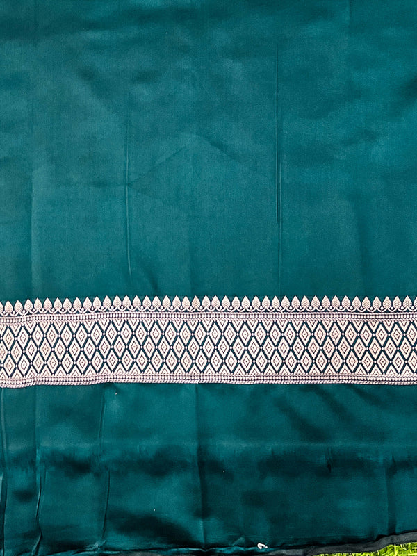 Banarasee Handloom Mashru Silk Saree With Tanchoi Work & Lace Border-Deep Green