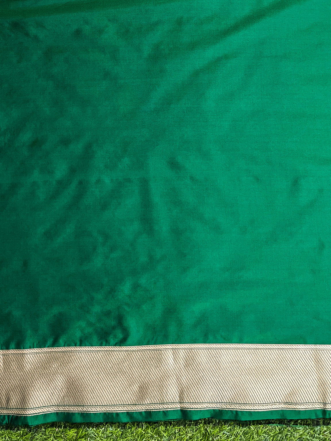 Banarasee Handloom Plain Semi Katan Saree With Ganga Ghat Zari Border-Green