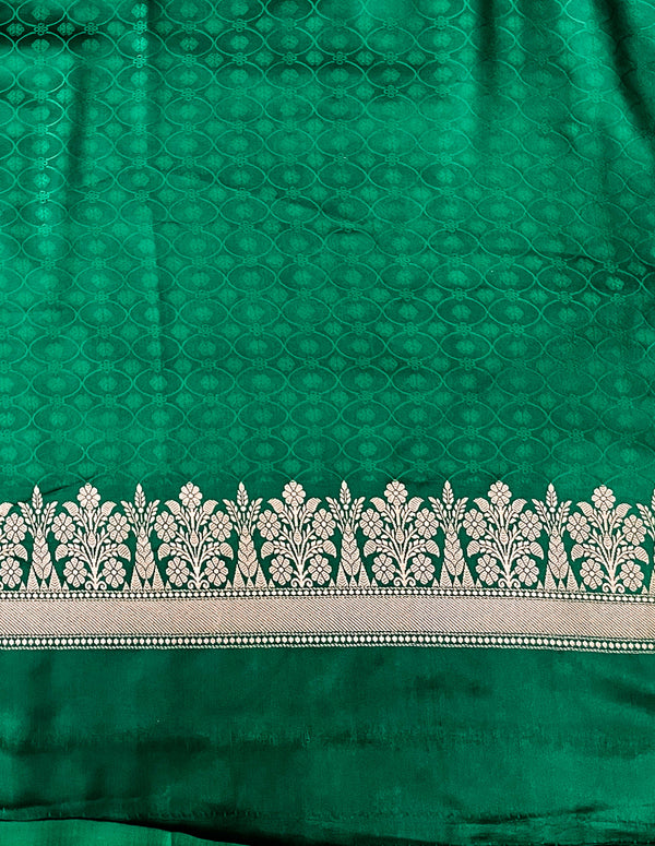 Banarasee Handloom Mashru Silk Saree With Heavy Zari Jaal & Lace Border-Green
