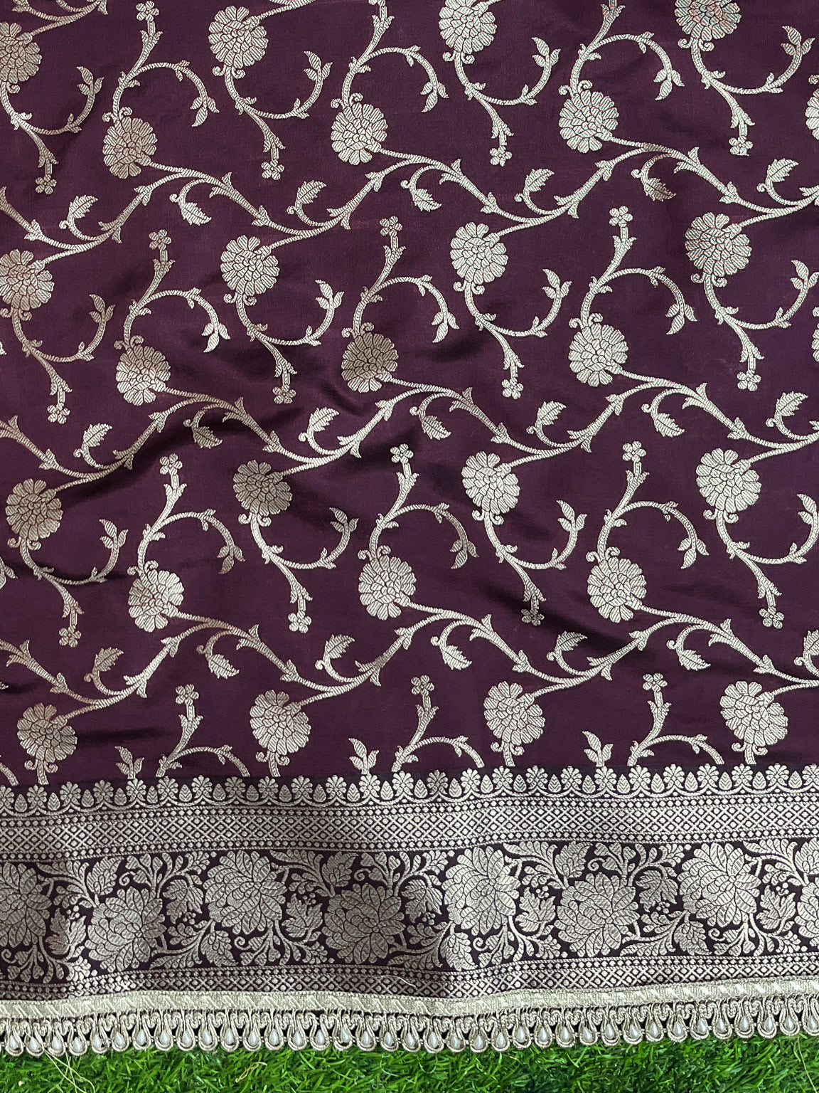 Banarasee Handloom Semi Silk Plain Saree With Zari Border & Lace-Burgundy