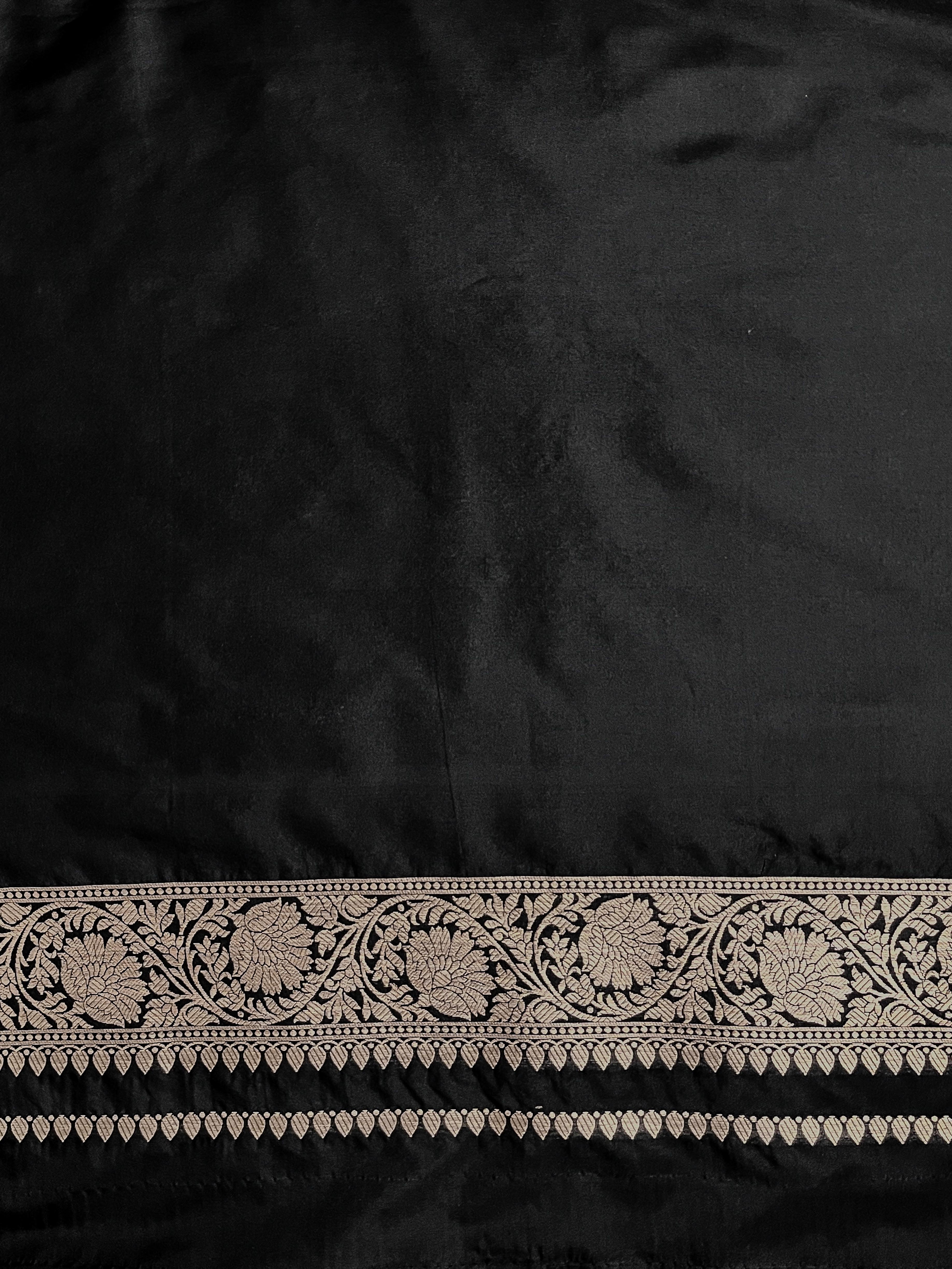 Banarasee Handwoven Semi Katan Saree With Rangkat Design & Gold Zari Work-Black