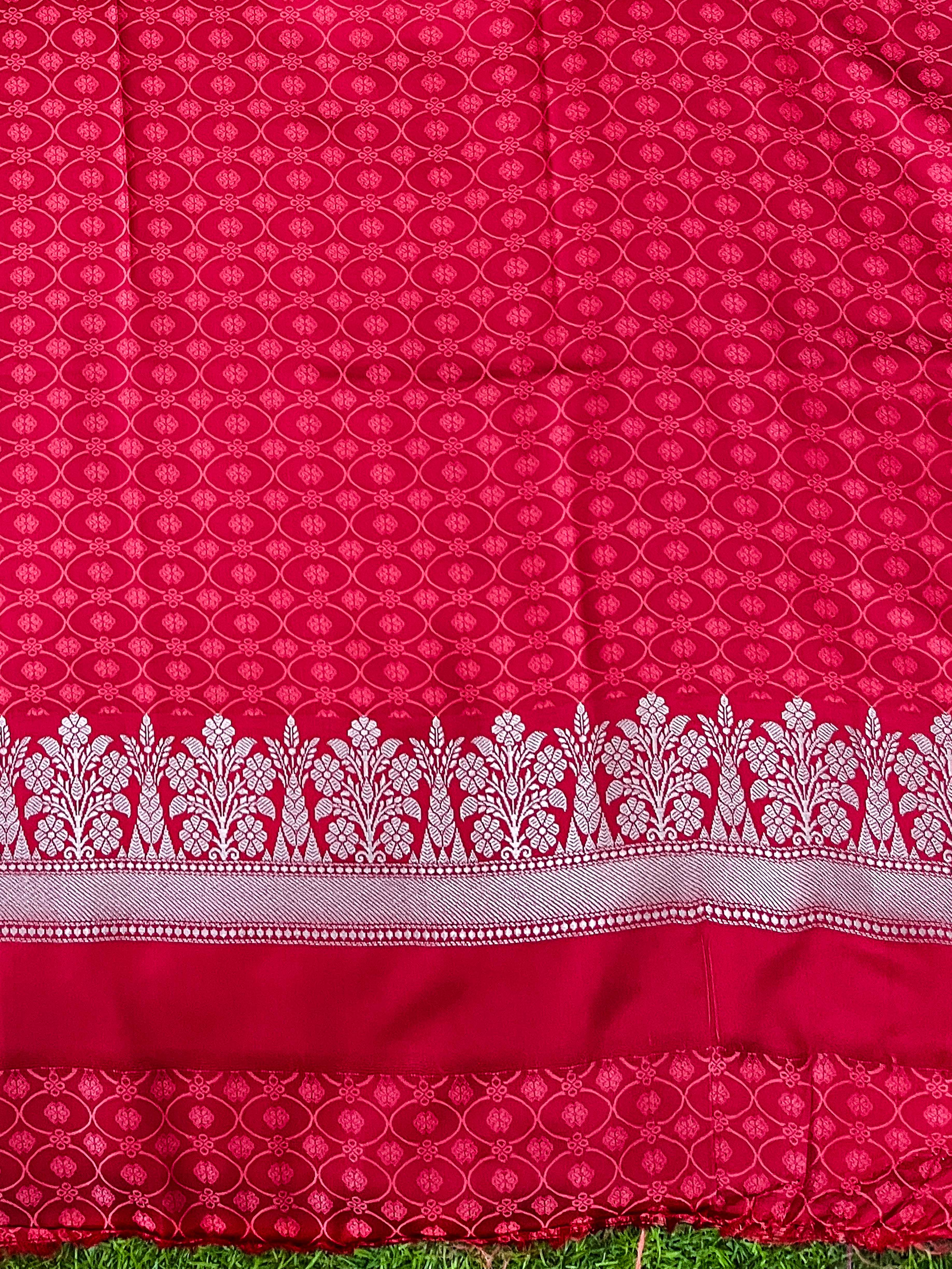 Banarasee Handloom Mashru Silk Saree With Heavy Zari Jaal & Lace Border-Red