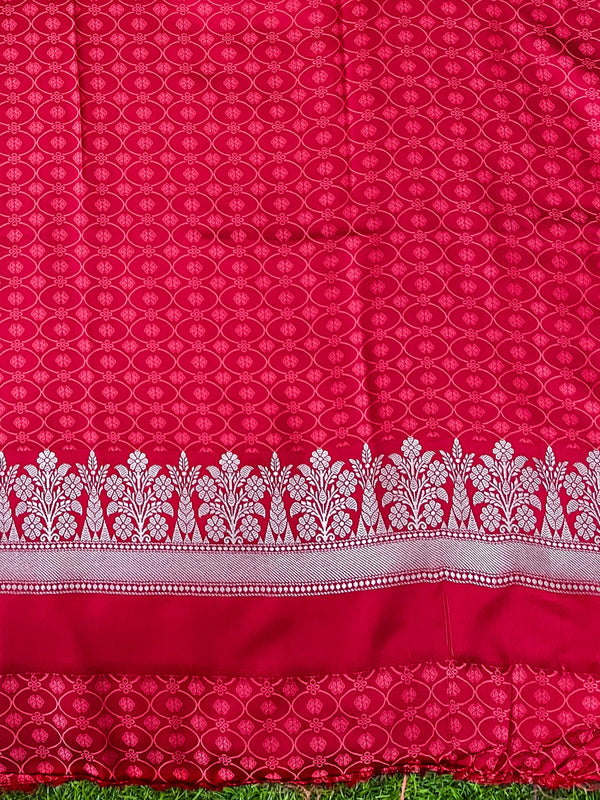 Banarasee Handloom Mashru Silk Saree With Heavy Zari Jaal & Lace Border-Red