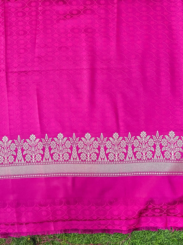 Banarasee Handloom Mashru Silk Saree With Heavy Zari Jaal & Lace Border-Pink