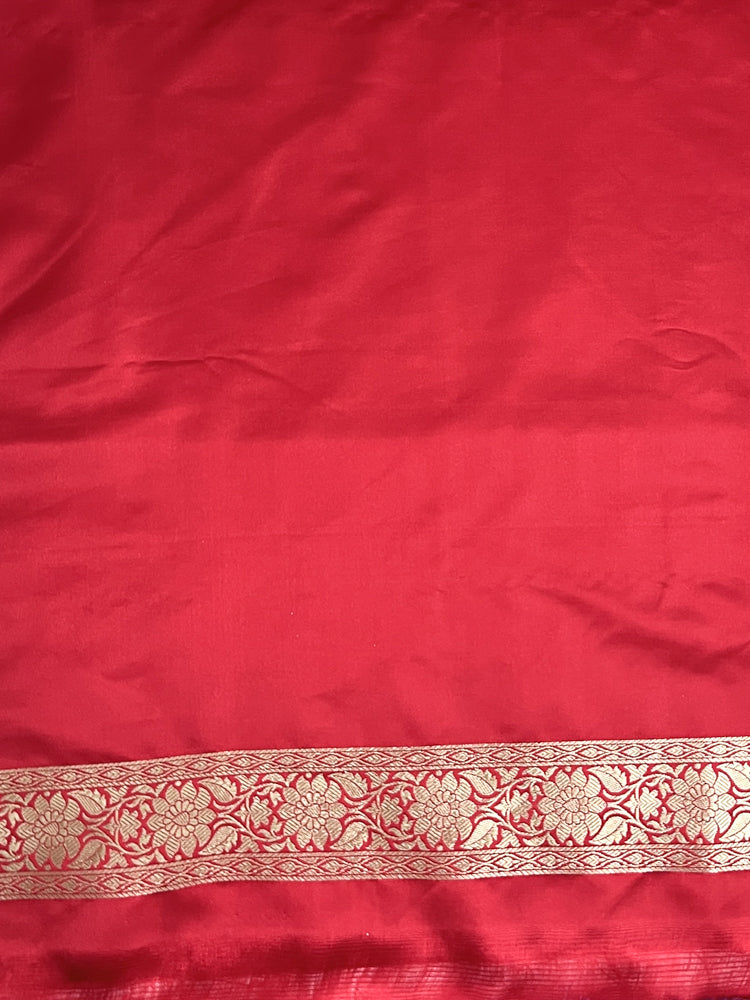 Banarasee Handloom Semi Katan Saree With Buti Work & Border-Red