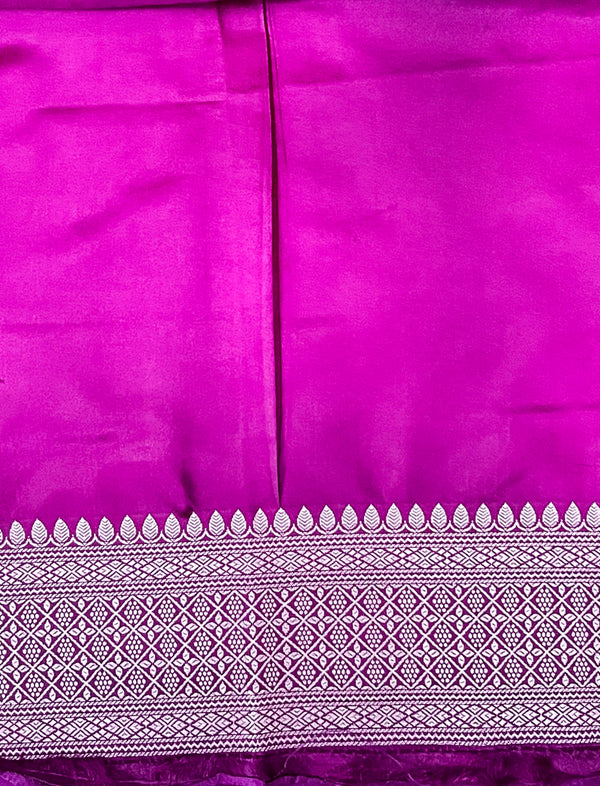 Banarasee Handloom Plain Mashru Silk Saree With Lace Border & Meenadar Pallu-Magenta
