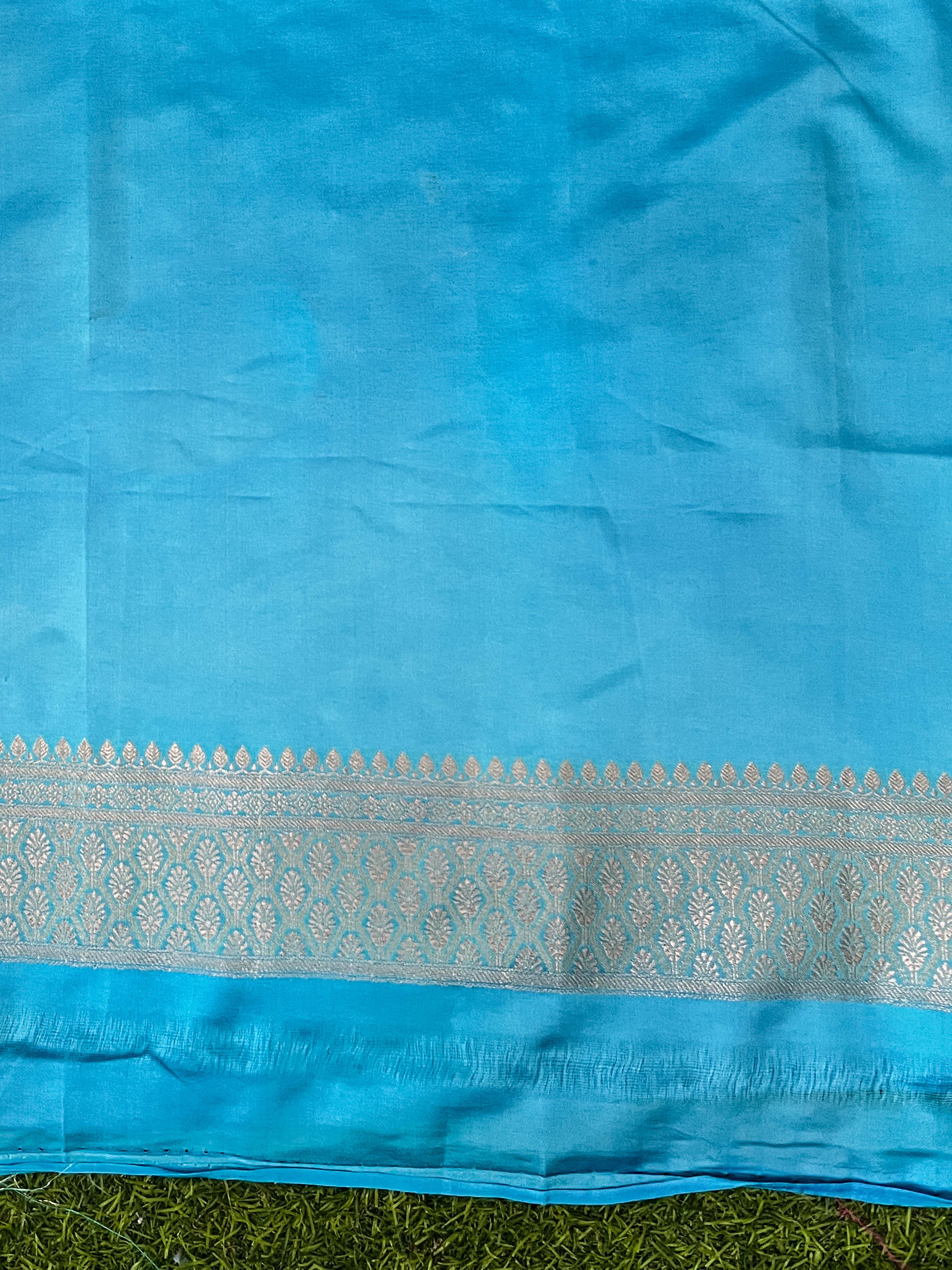 Banarasee Handloom Mashru Silk Saree With Buti Design Zari Border & Lace-Sky Blue
