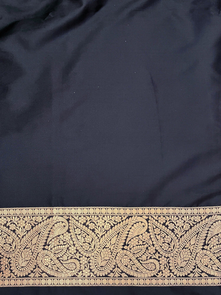 Banarasee Semi Silk Saree With Checks Pattern & Zari Woven Pallu-Black & White
