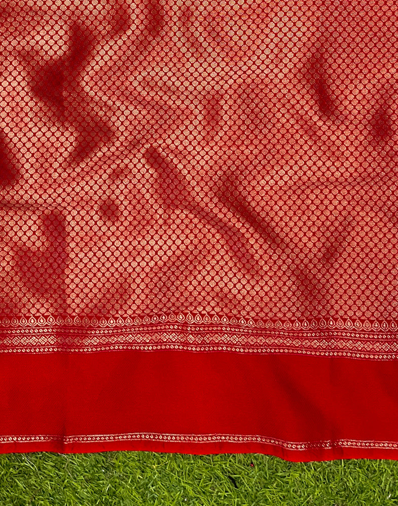 Banarasee Handloom Semi Silk With Sona Rupa Zari Work & Contrast Border-Cream & Red