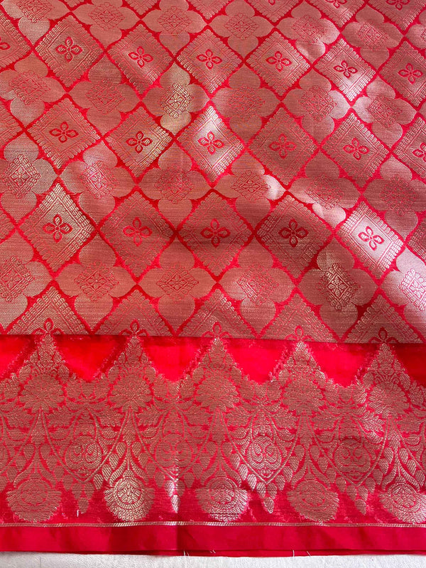 Banarasee Organza Mix Saree With Zari Buta & Scallop Border Design-Red