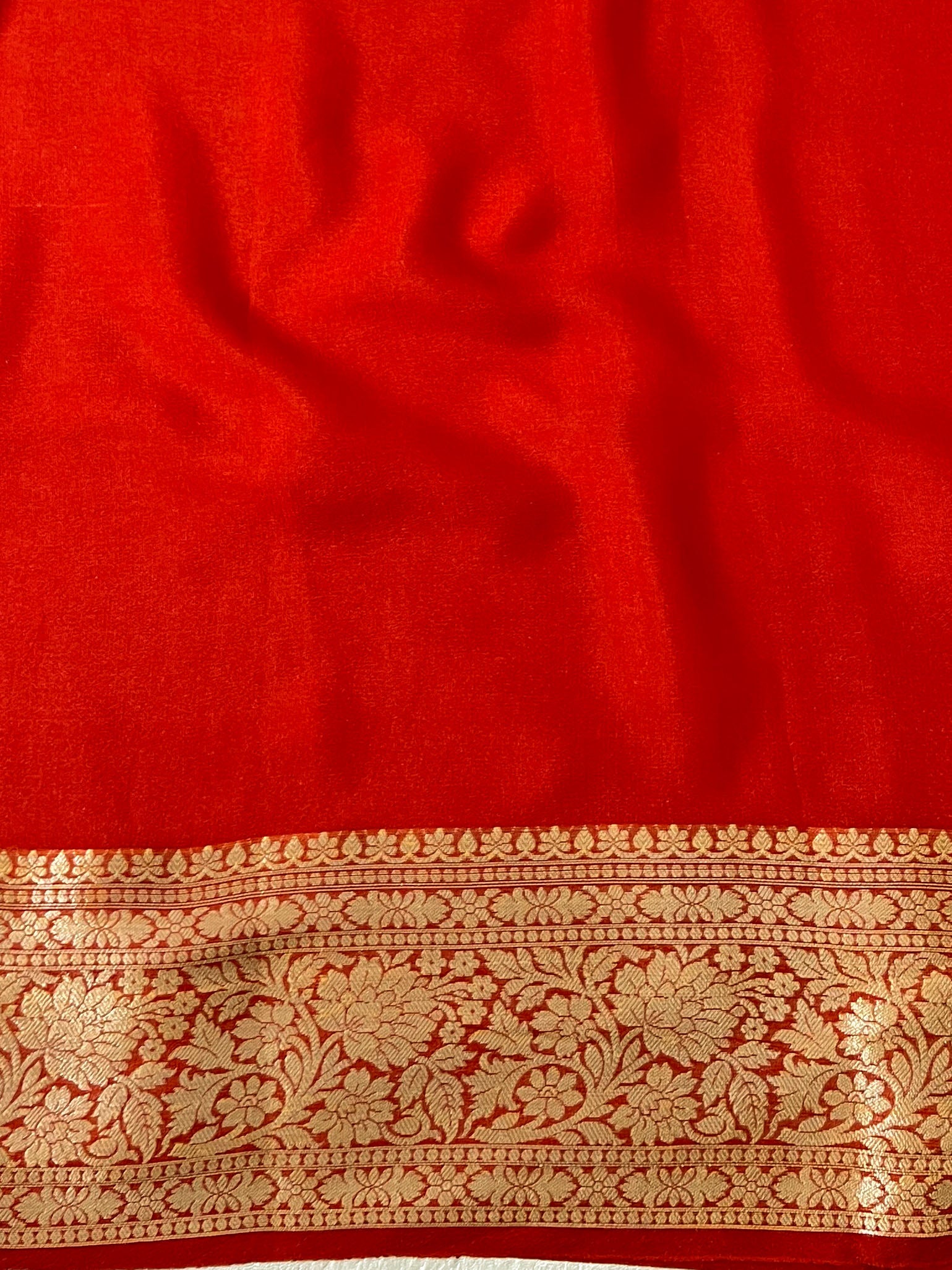Banarasee Handwoven Pure Chiffon Saree With Zari Work-White & Red