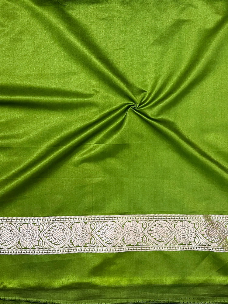 Banarasee Handloom Semi Katan Saree With Zari Buti Design & Contrast Border-Magenta & Green