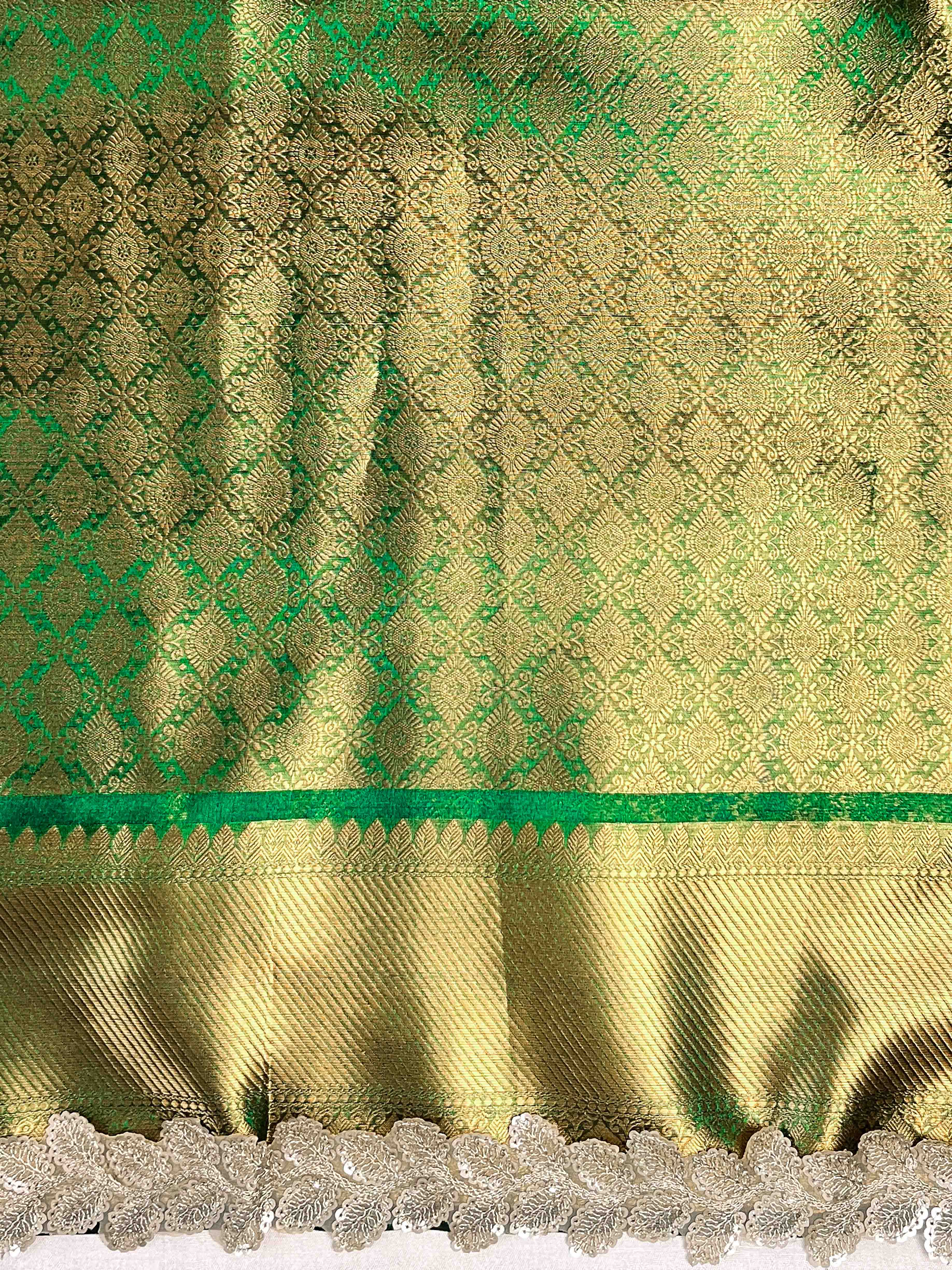 Banarasee Handloom Plain Tissue Saree With Zari Border & Lace-Deep Green