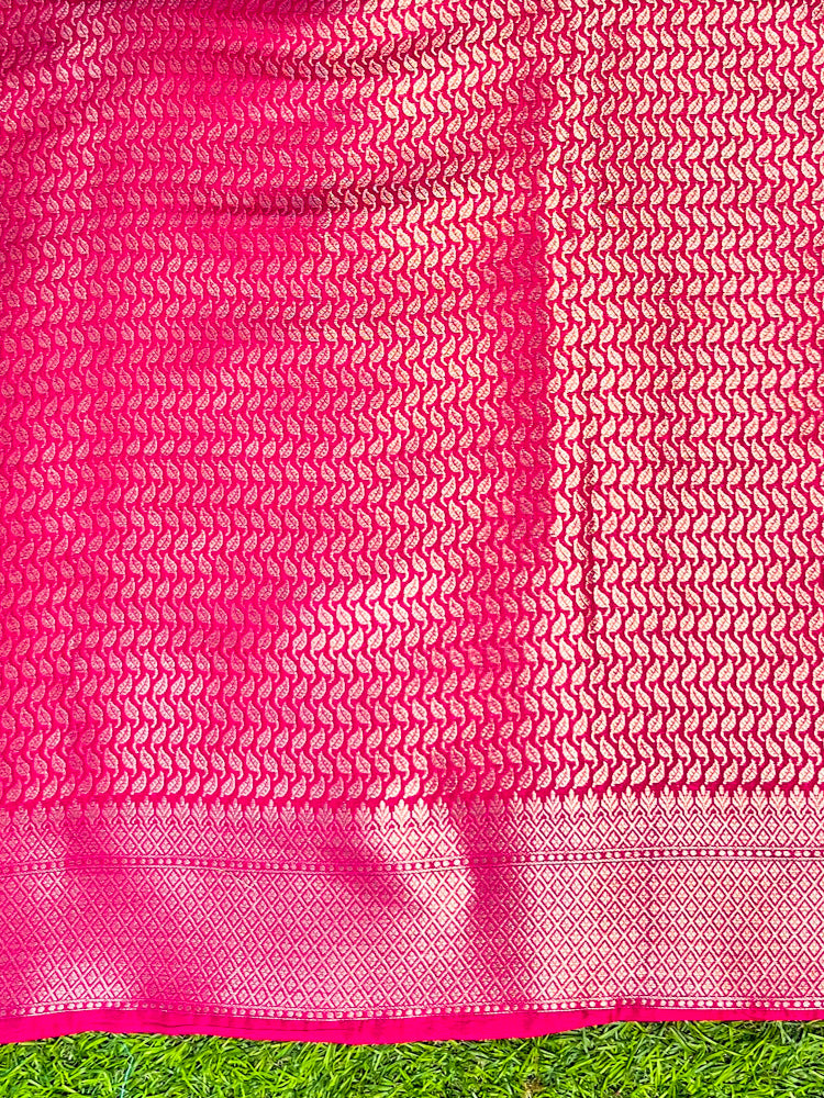 Banarasee Handloom Semi Silk Saree With Zari Buti Design & Lace Border-Fuchsia Pink