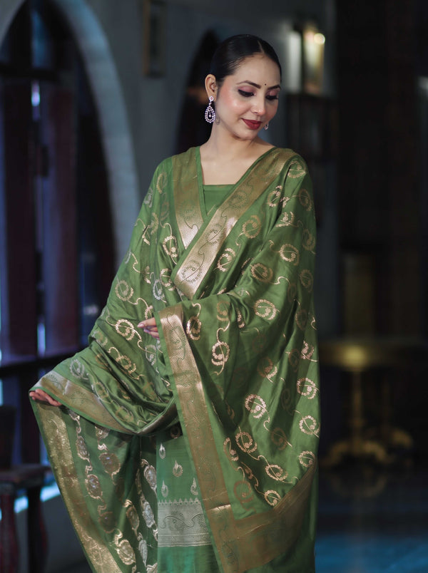 Banarasee Zari Embroidered Chanderi Silk Salwar Kameez With Dupatta Set-Green