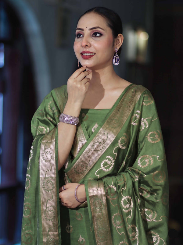 Banarasee Zari Embroidered Chanderi Silk Salwar Kameez With Dupatta Set-Green