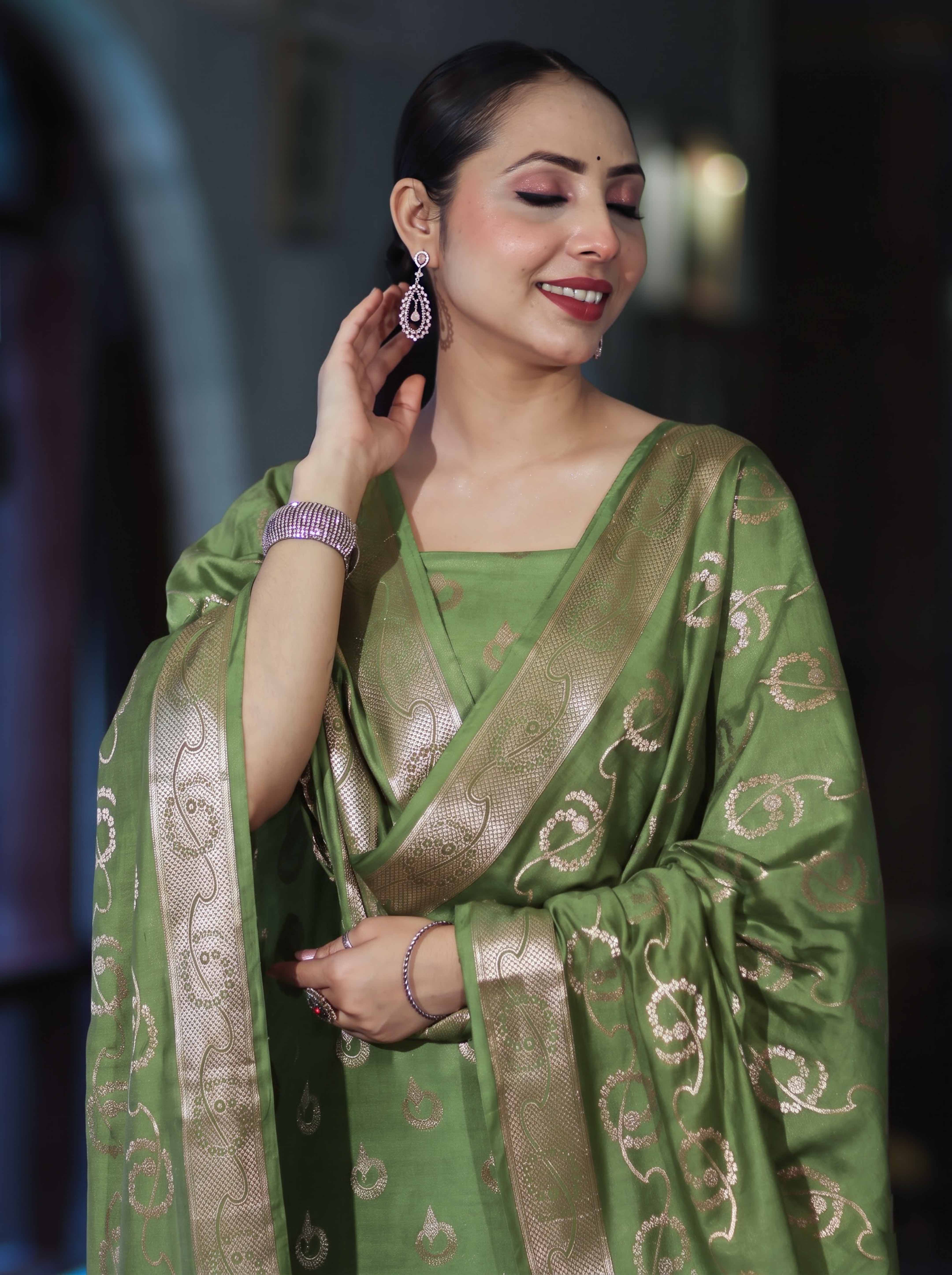 Banarasee Zari Embroidered Chanderi Silk Salwar Kameez With Dupatta Set-Green
