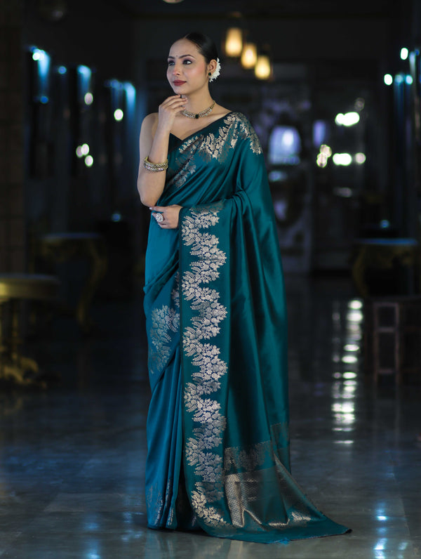 Banarasee Handloom Plain Semi Silk Saree With Zari Border-Teal Green