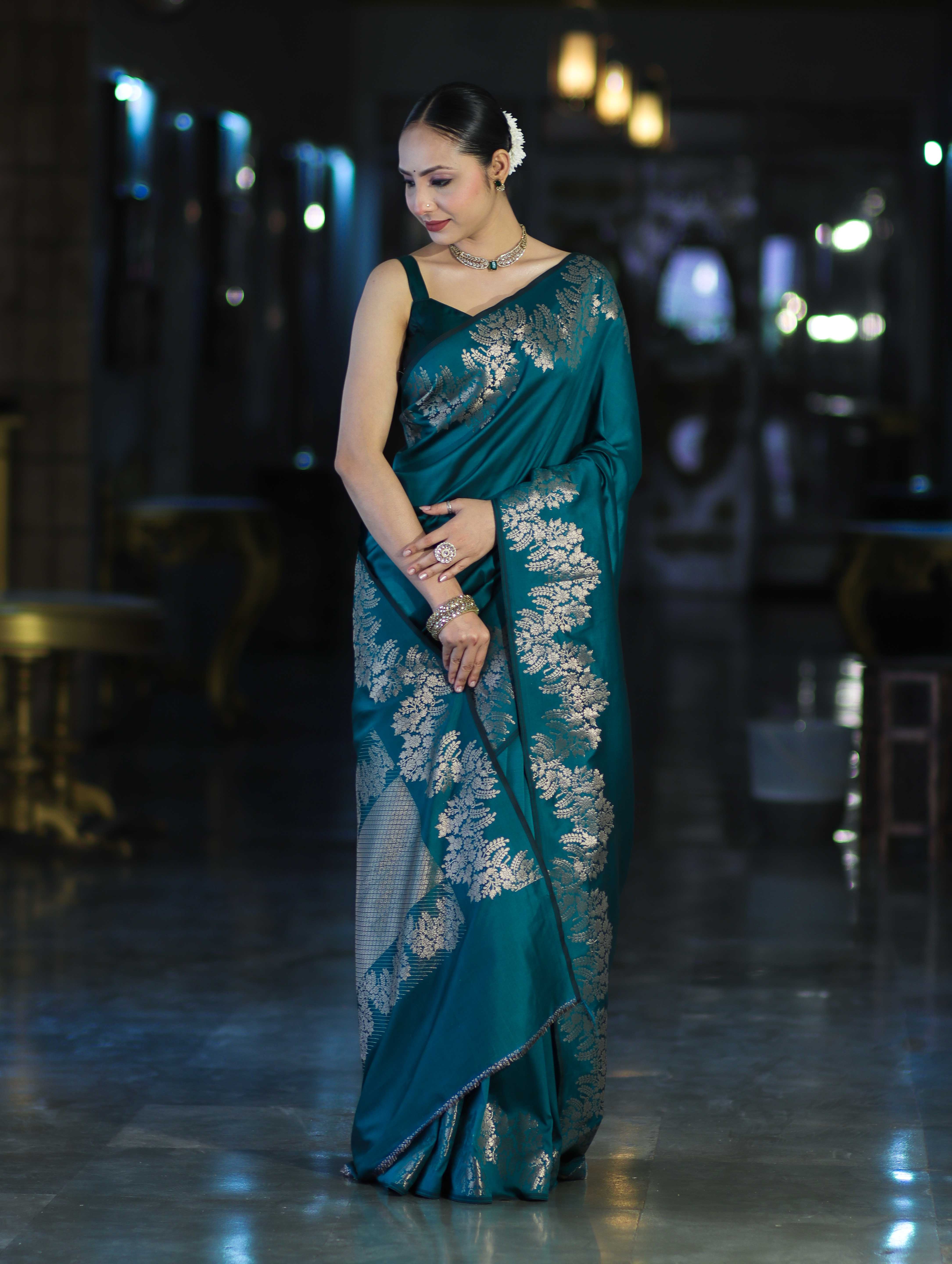 Banarasee Handloom Plain Semi Silk Saree With Zari Border-Teal Green