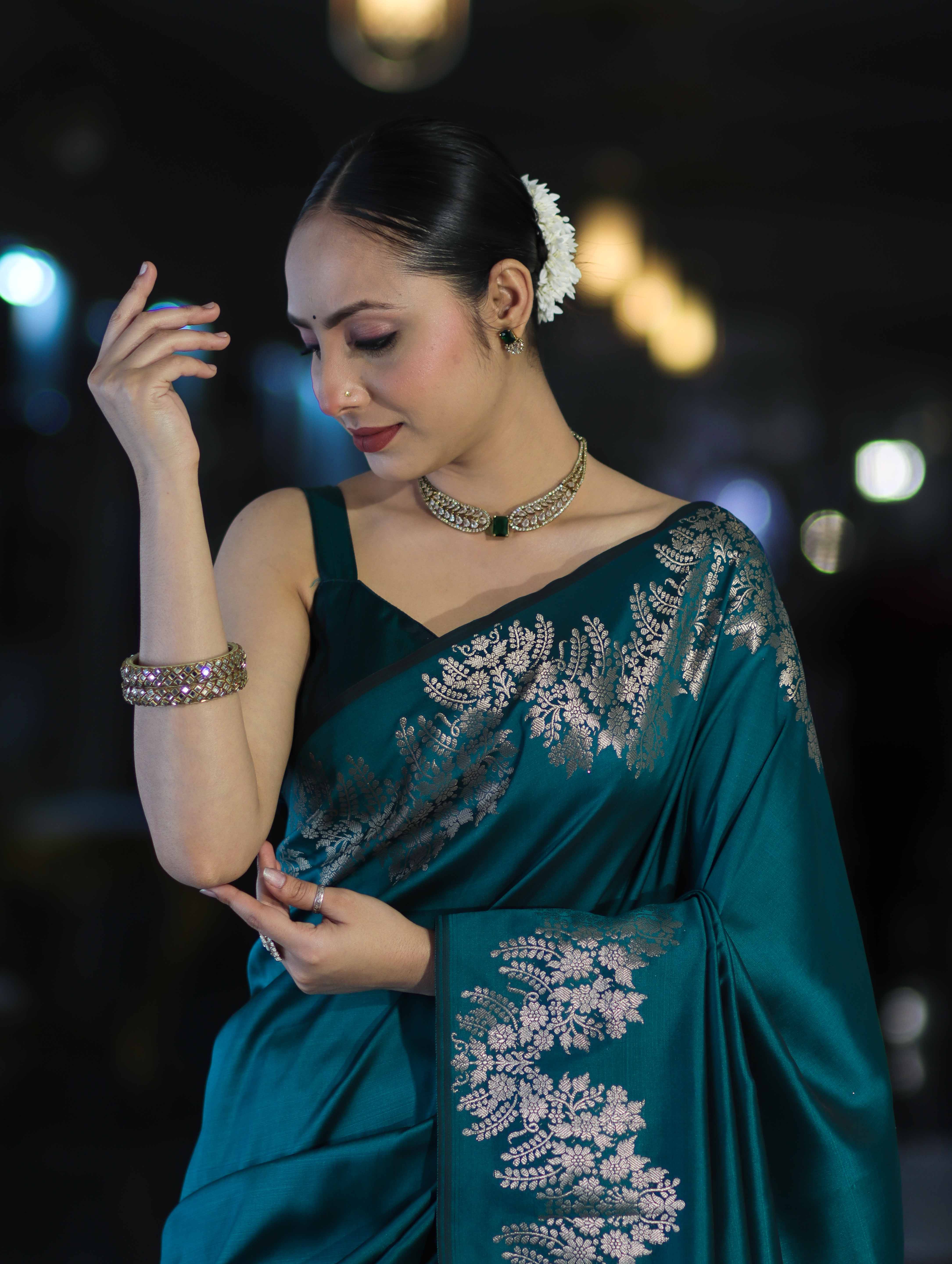 Banarasee Handloom Plain Semi Silk Saree With Zari Border-Teal Green