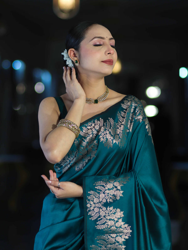 Banarasee Handloom Plain Semi Silk Saree With Zari Border-Teal Green