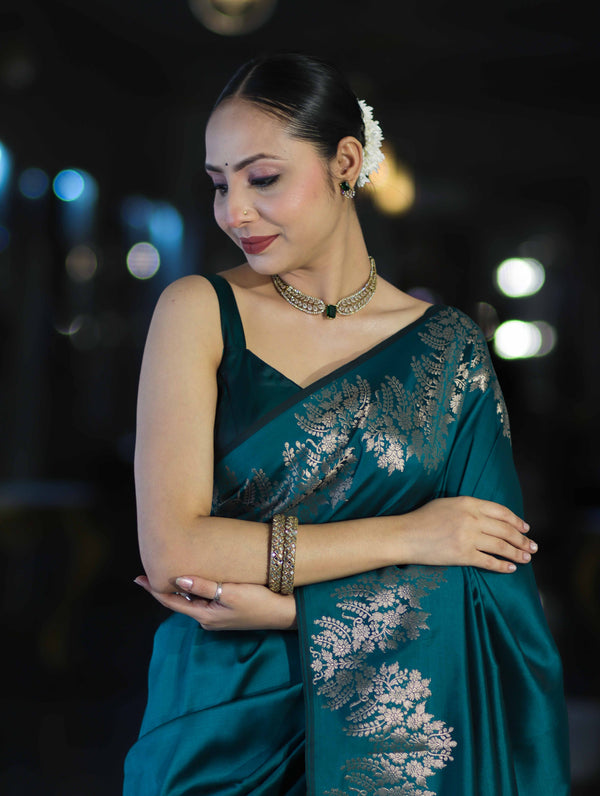 Banarasee Handloom Plain Semi Silk Saree With Zari Border-Teal Green