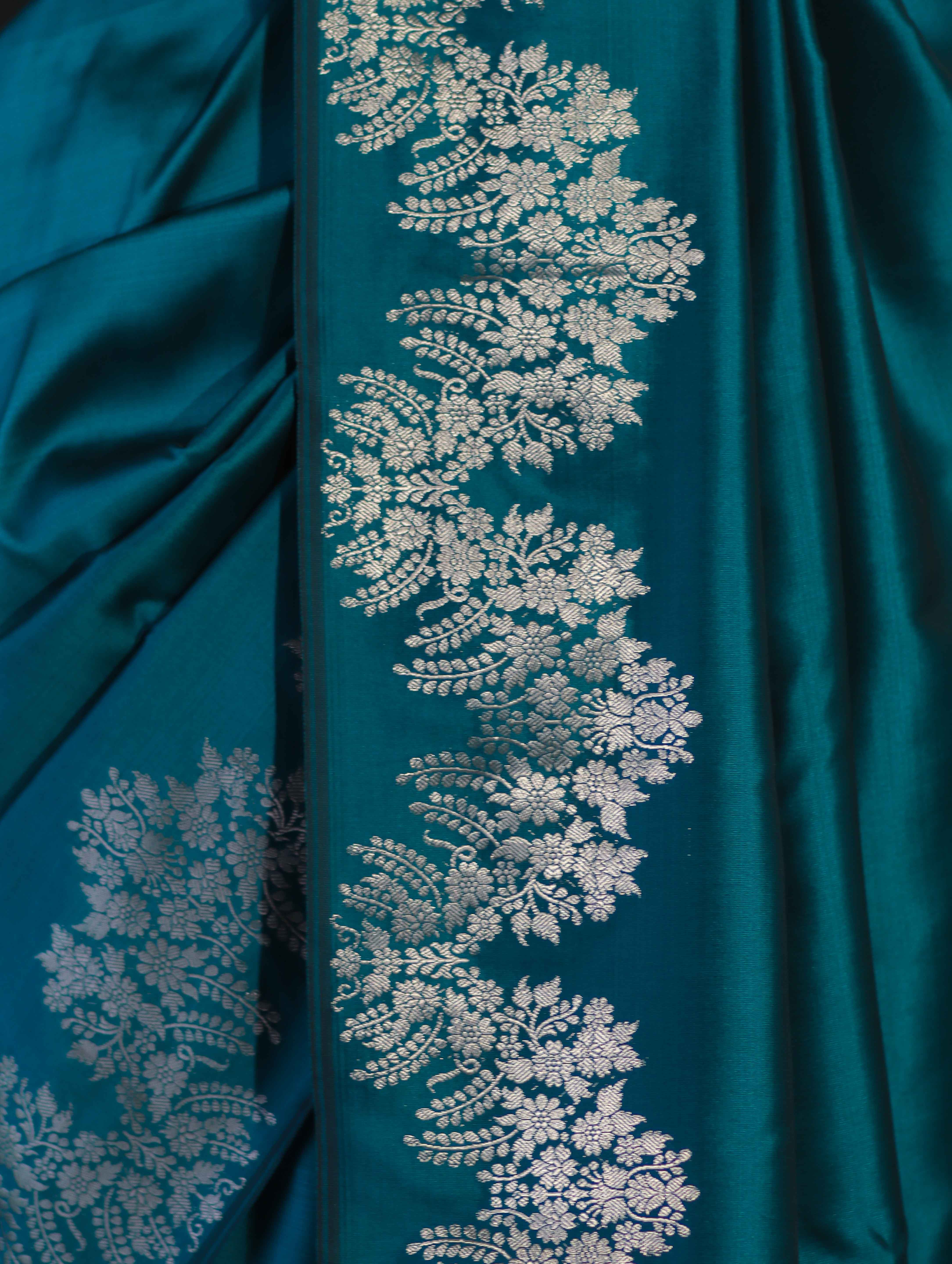 Banarasee Handloom Plain Semi Silk Saree With Zari Border-Teal Green