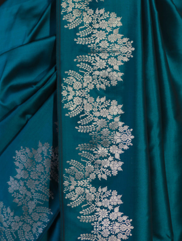 Banarasee Handloom Plain Semi Silk Saree With Zari Border-Teal Green