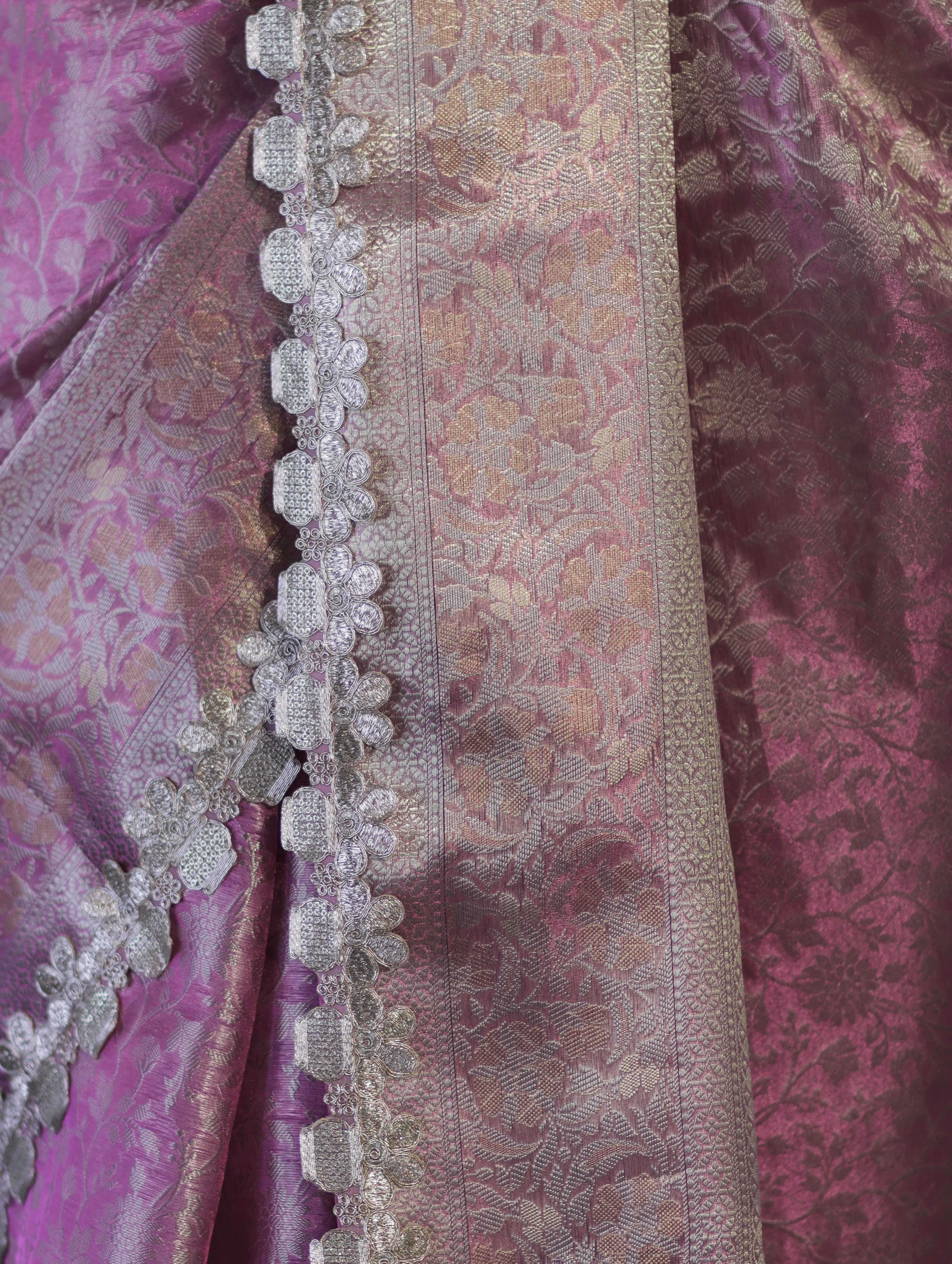 Banarasee Handloom Tissue Saree With Zari Weaving Floral Work & Lace Border-Light Pink