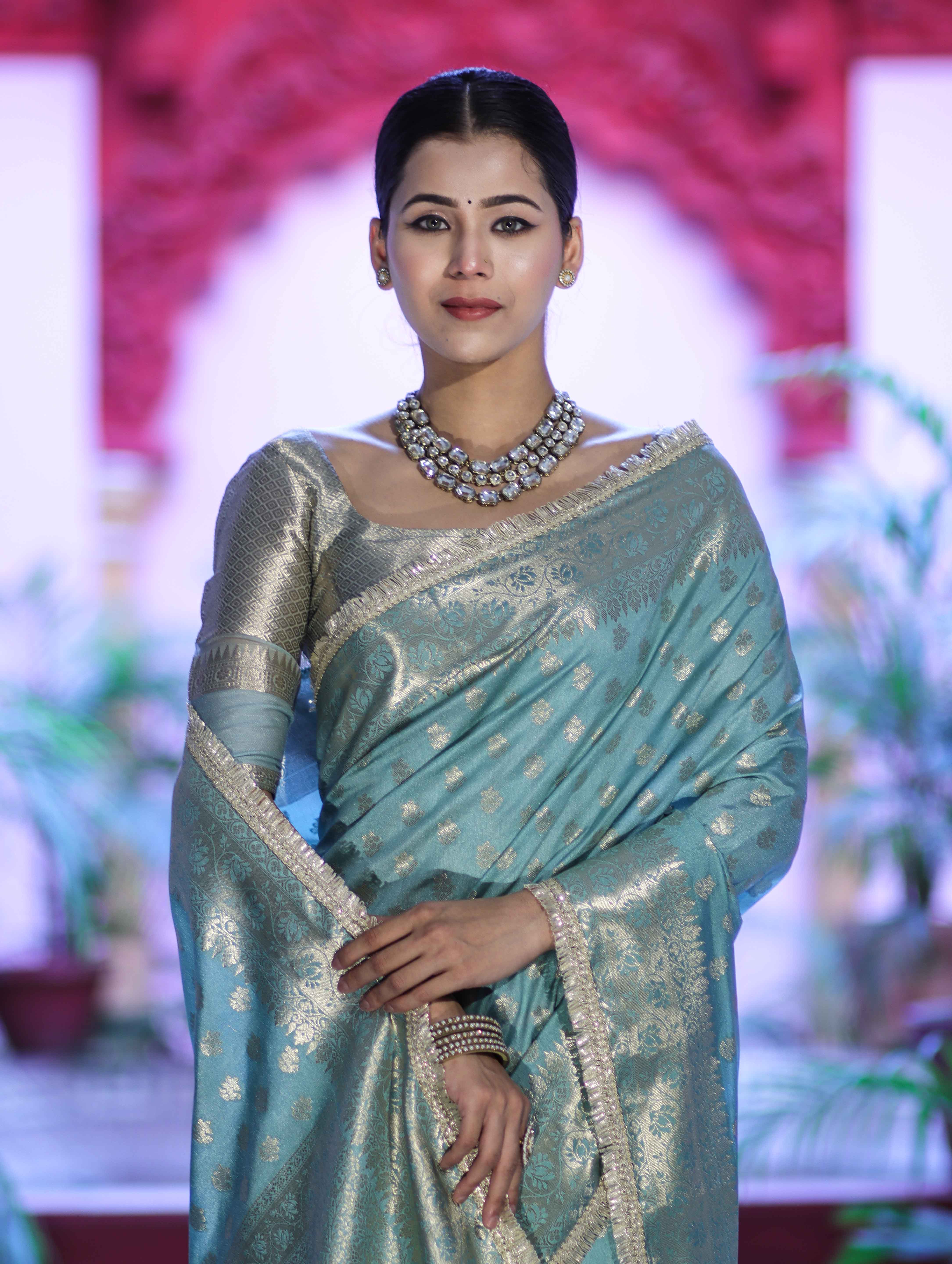 Banarasee Handloom Semi Silk Saree With Zari Buti Design & Lace Border-Mint Blue