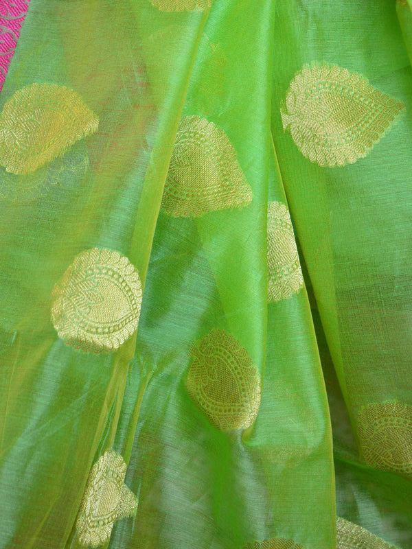 Banarasee Handloom Silk Cotton Saree With Zari Buti & Contrast Floral Border-Green
