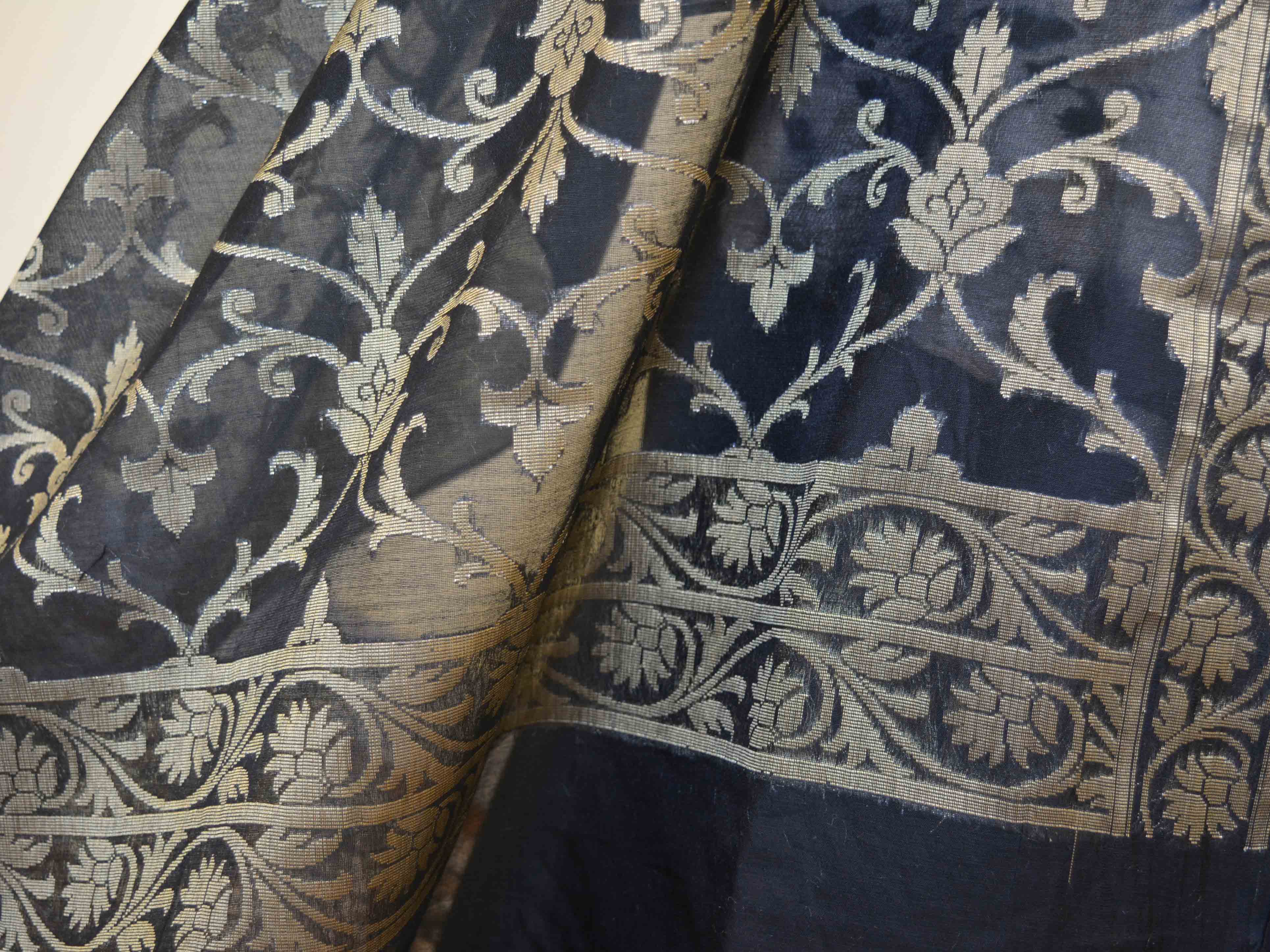 Banarasee Shibori Dyed Chanderi Salwar Kameez Fabric With Black Contrast Dupatta-Off White
