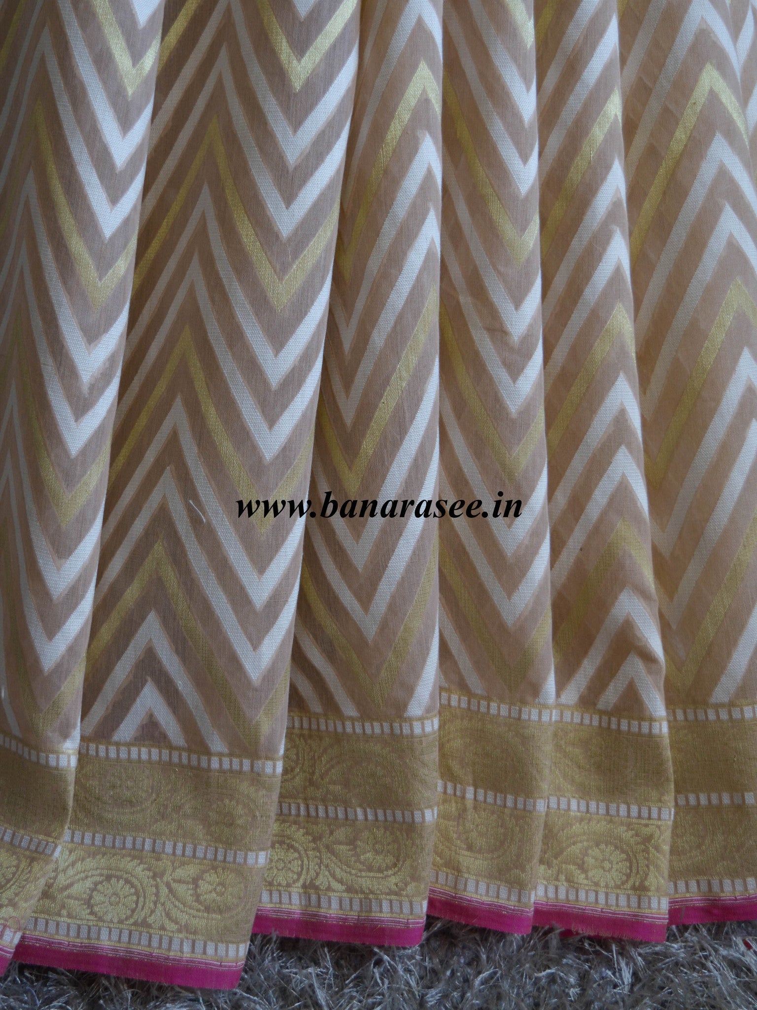 Banarasee/Banarasi Pure Handloom Cotton Silk Jamdani Sari With Zari Weaving-Beige