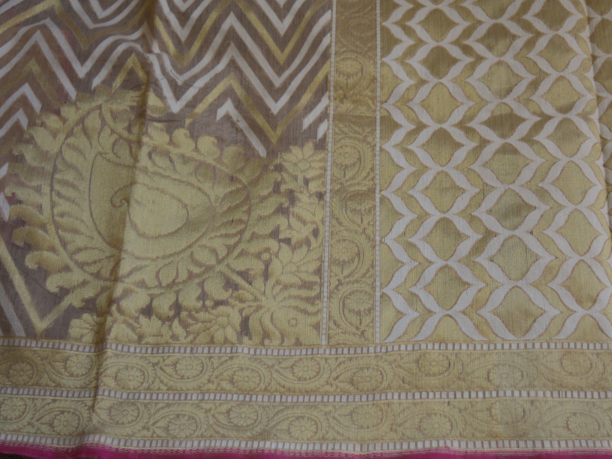 Banarasee/Banarasi Pure Handloom Cotton Silk Jamdani Sari With Zari Weaving-Beige