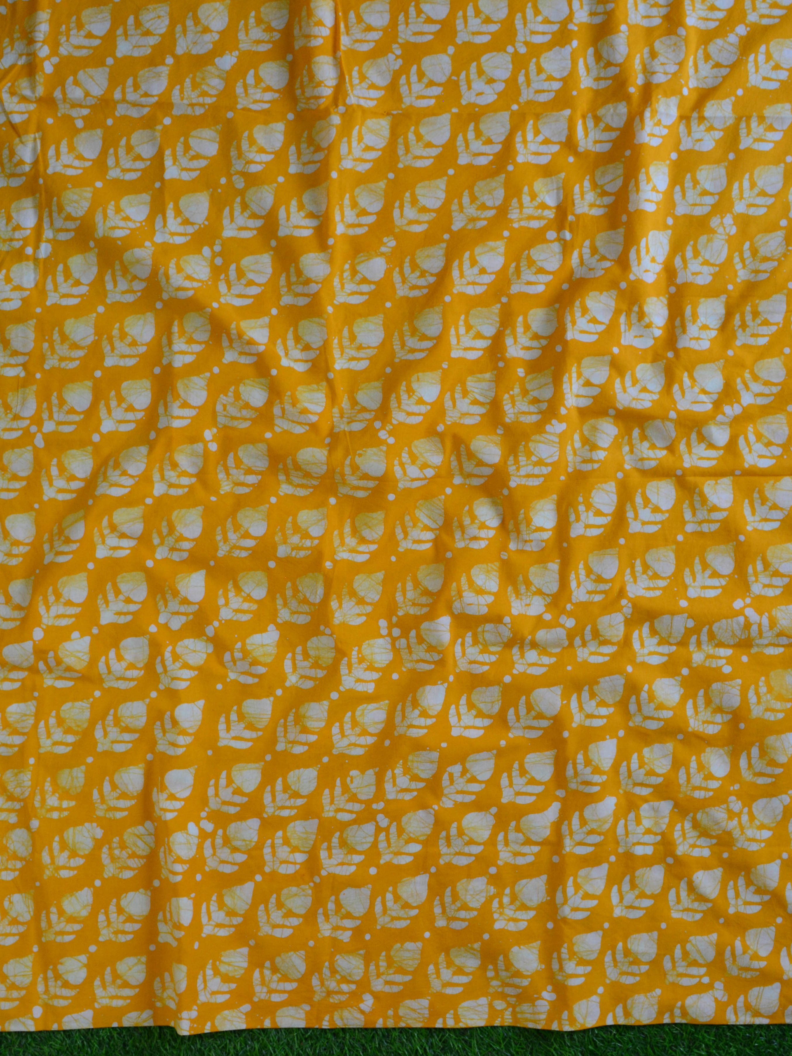 Handloom Mul Cotton Batik Pattern Suit Set-Yellow & Red