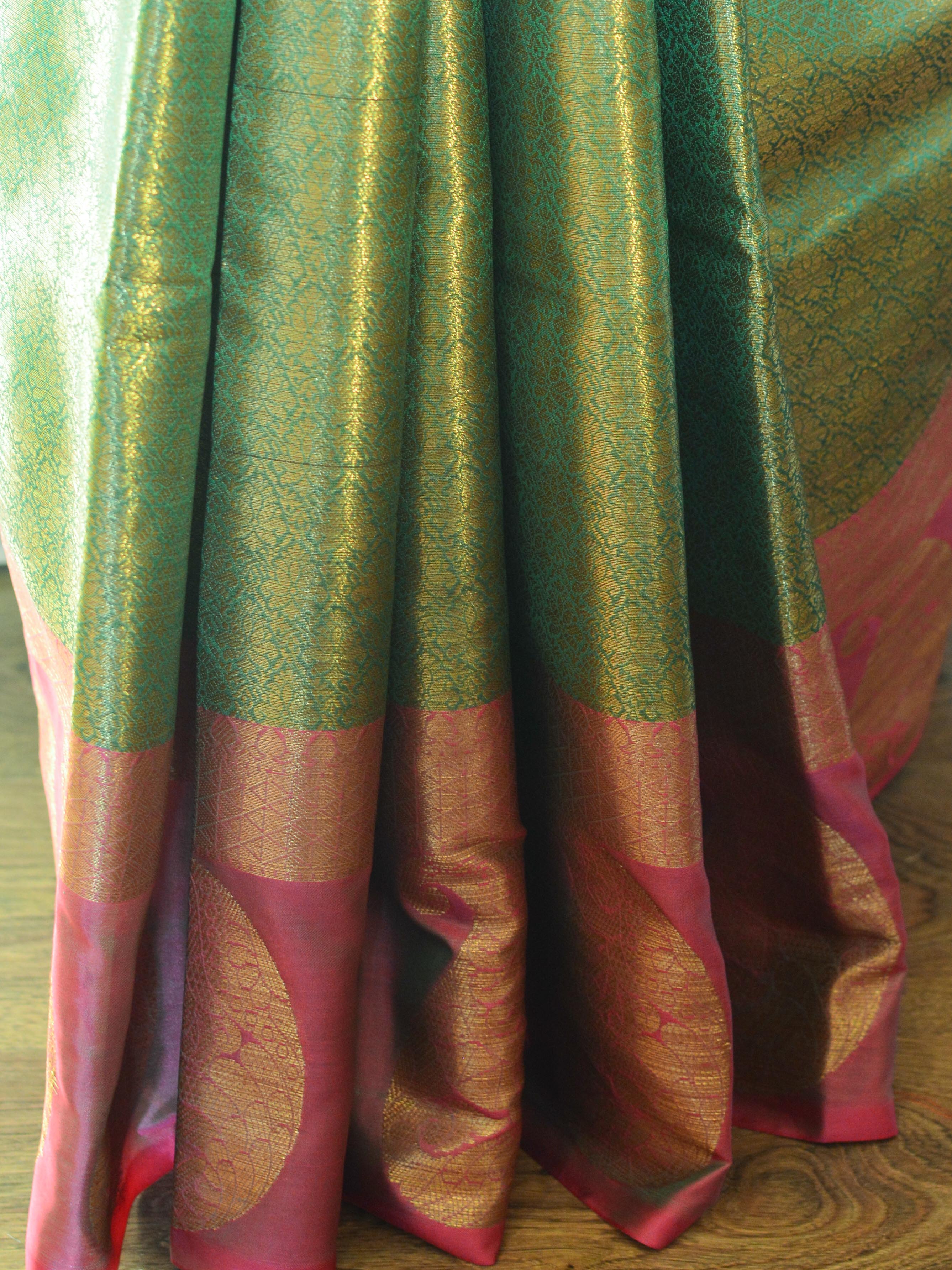 Banarasee Kora Muslin Saree With Tanchoi Design & Paisley Border-Green