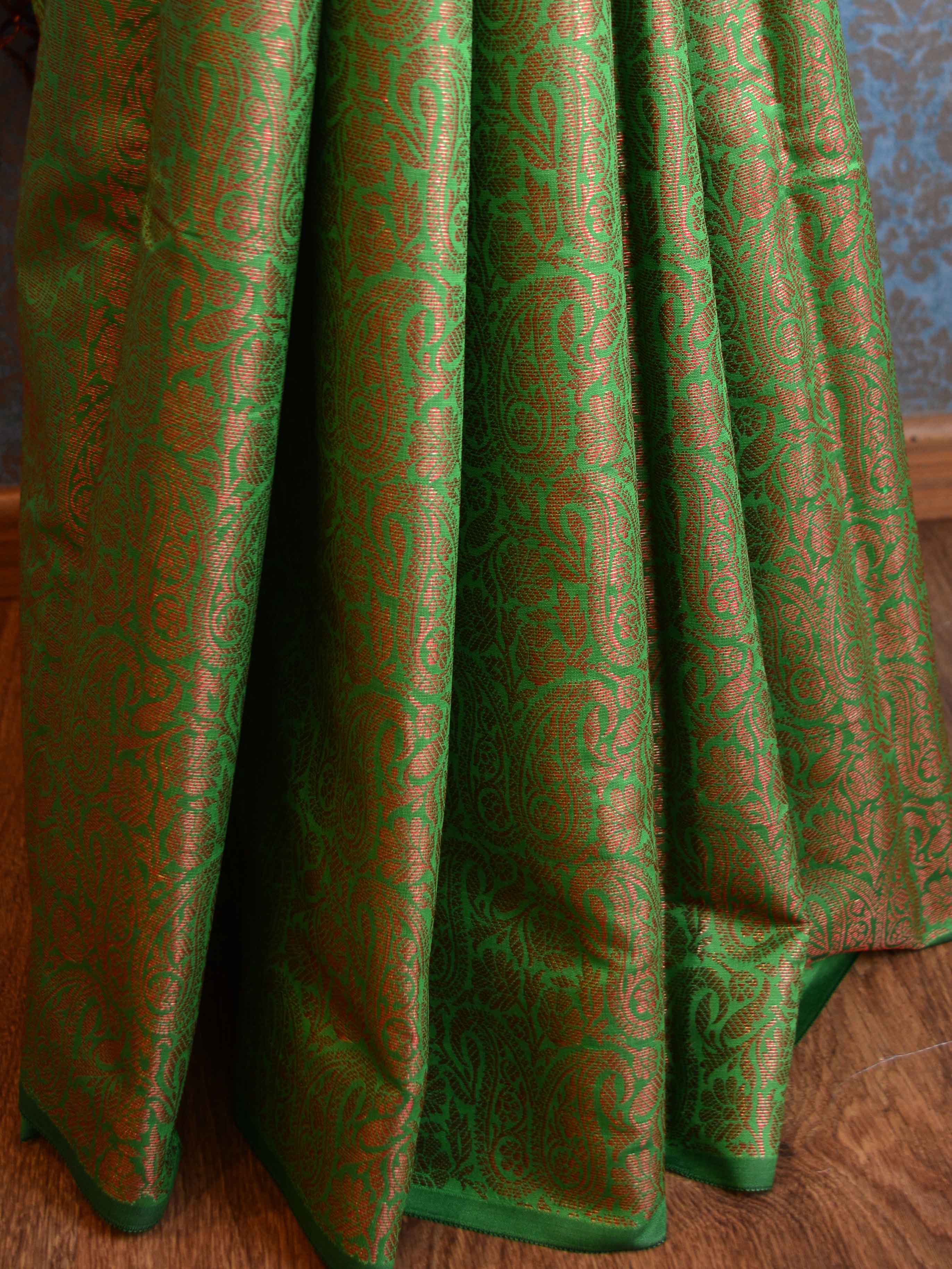 Kanjivaram Handwoven Semi Silk Saree With Jaal & Zari Border Design-Light Green