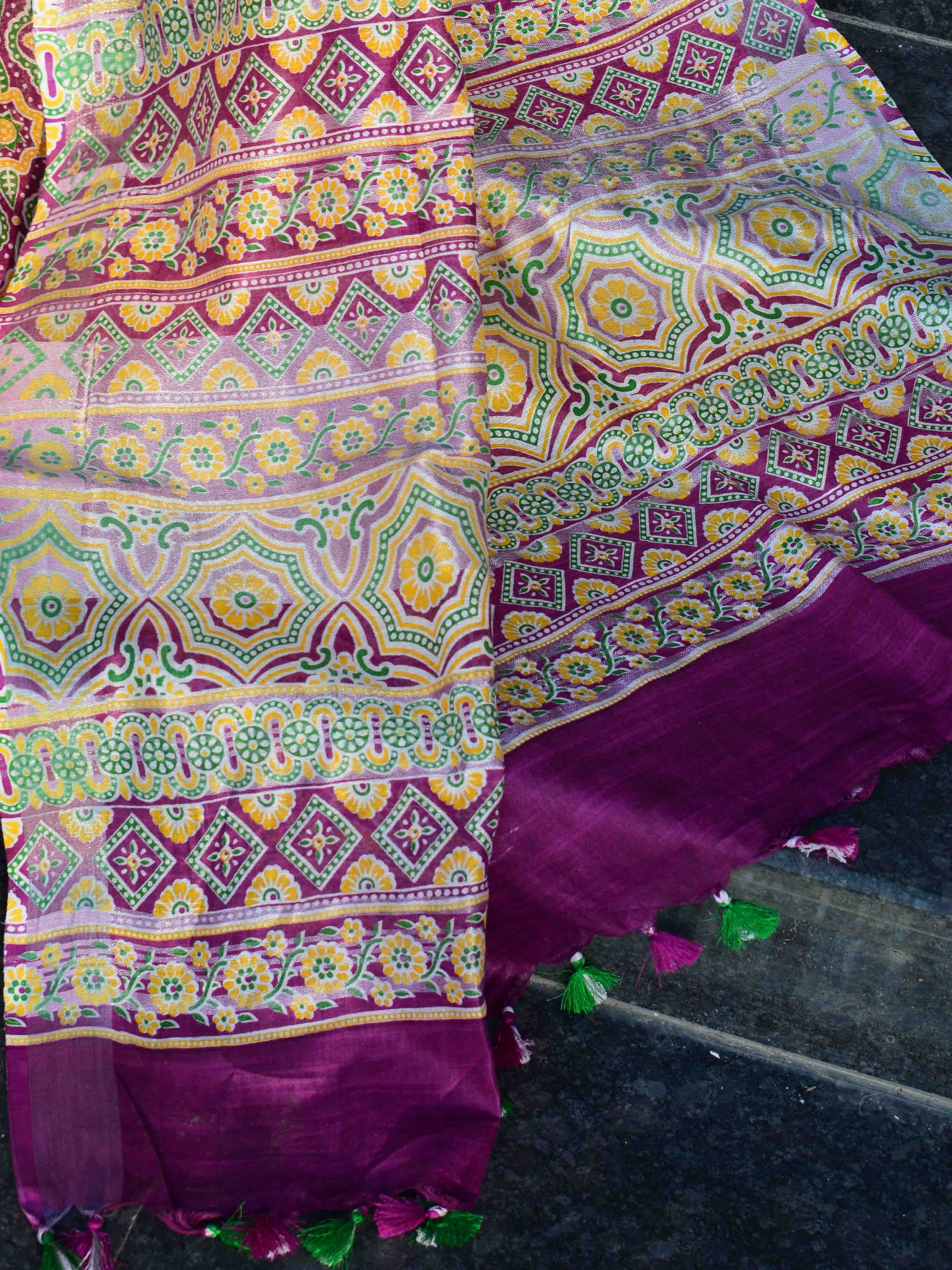 Bhagalpur Handloom Pure Linen Cotton Ajrakh Print Saree-Magenta