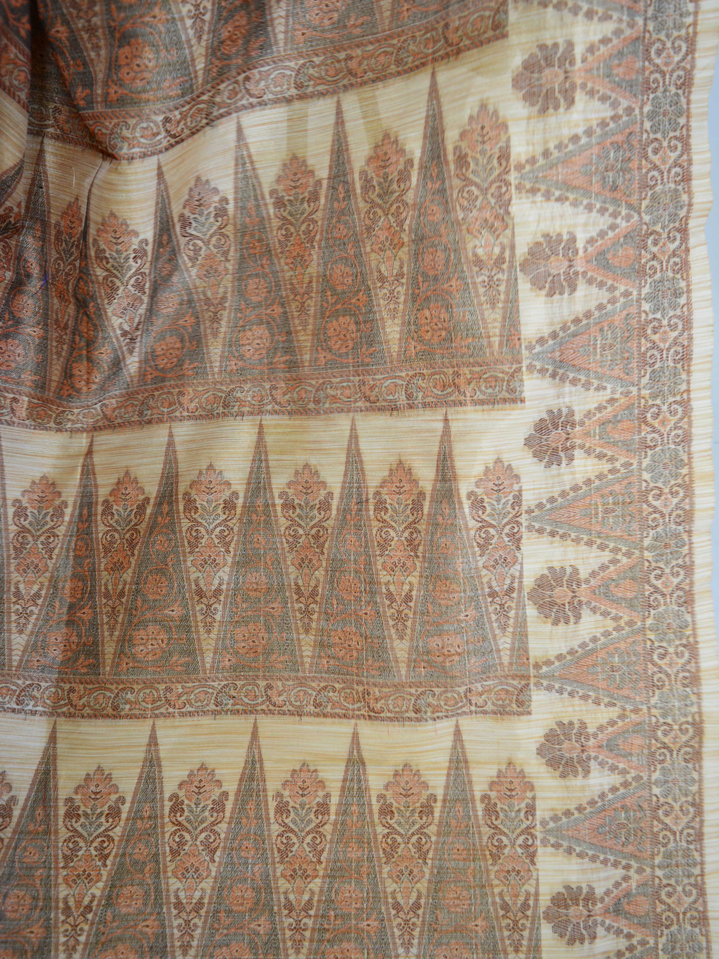 Banarasee Art Silk Saree With Floral Woven Design Contrast Beige Pallu-Rust