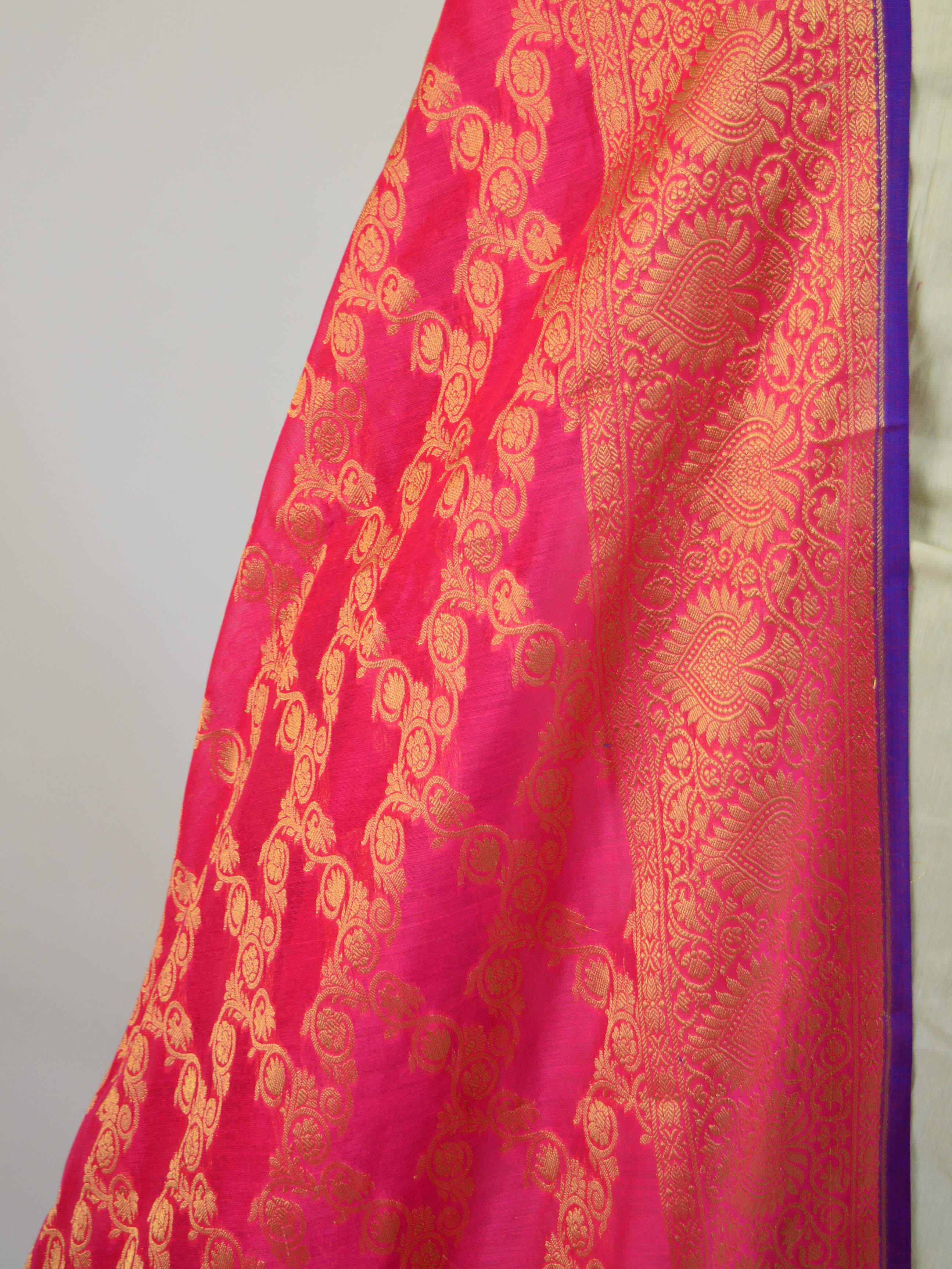 Banarasee Chanderi Cotton Dupatta With Copper Zari Design-Pink