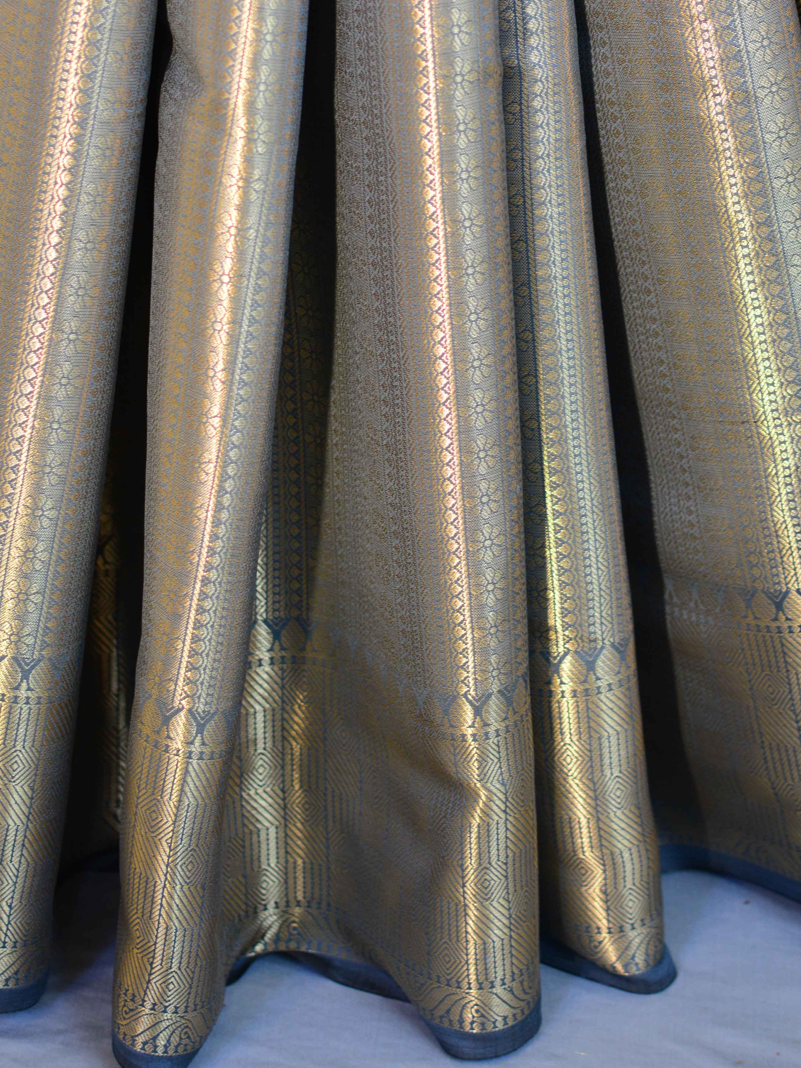 Kanjivaram Art Silk Saree With Antique Zari Jaal Design-Grey