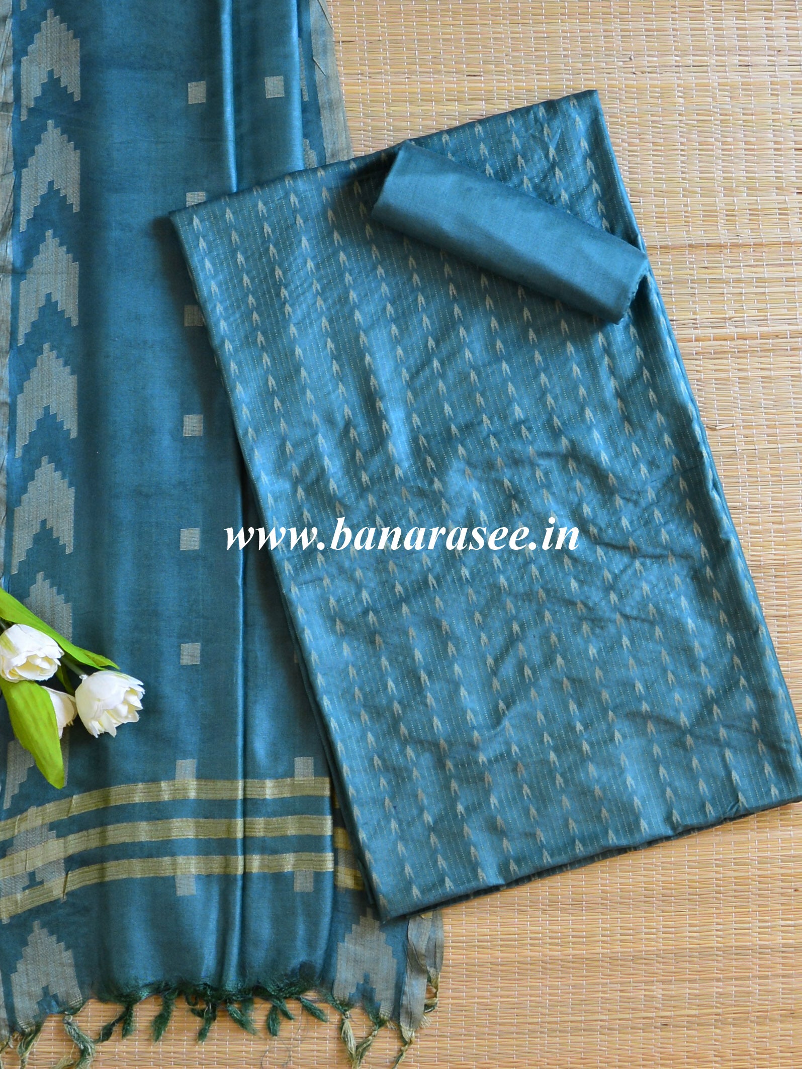 Handloom Silk Cotton Ghichha Woven Salwar Kameez Dupatta Set-Green