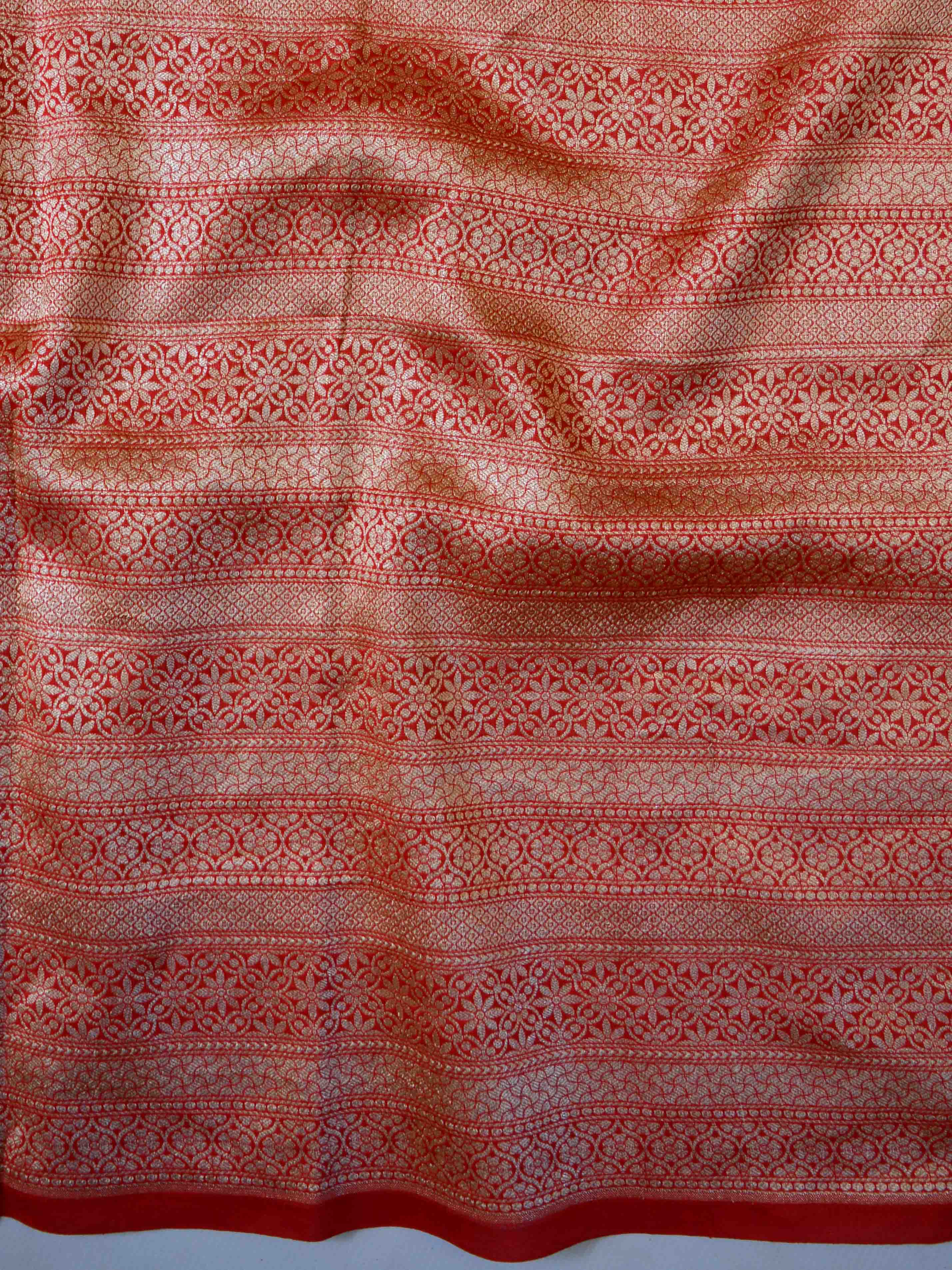 Banarasee Handloom Pure Tissue Silk Embroidered Saree-Pink(Gold Tone)