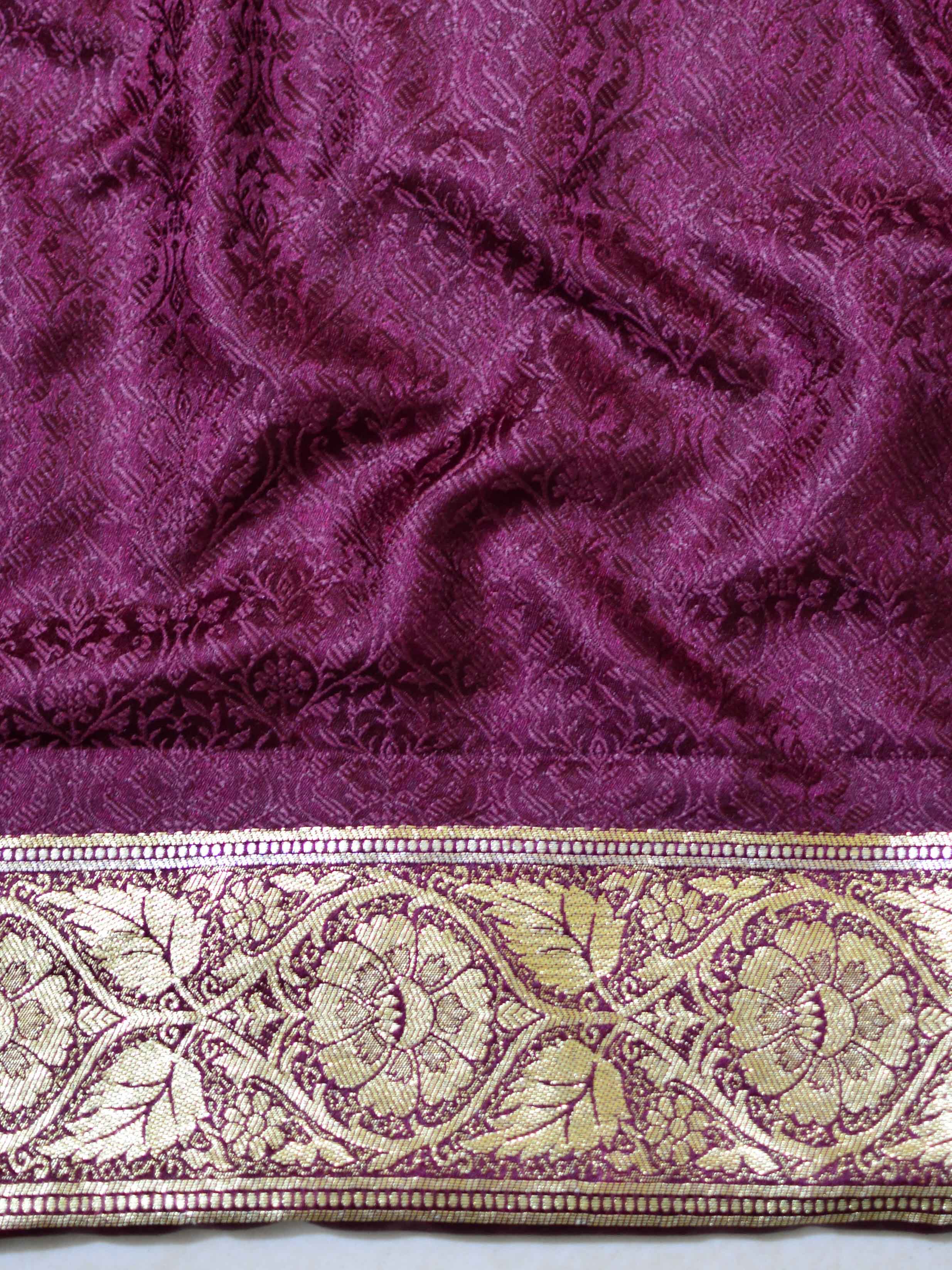 Banarasee Handwoven Art Silk Heavy Zari Buti Design Weaving Saree-Maroon